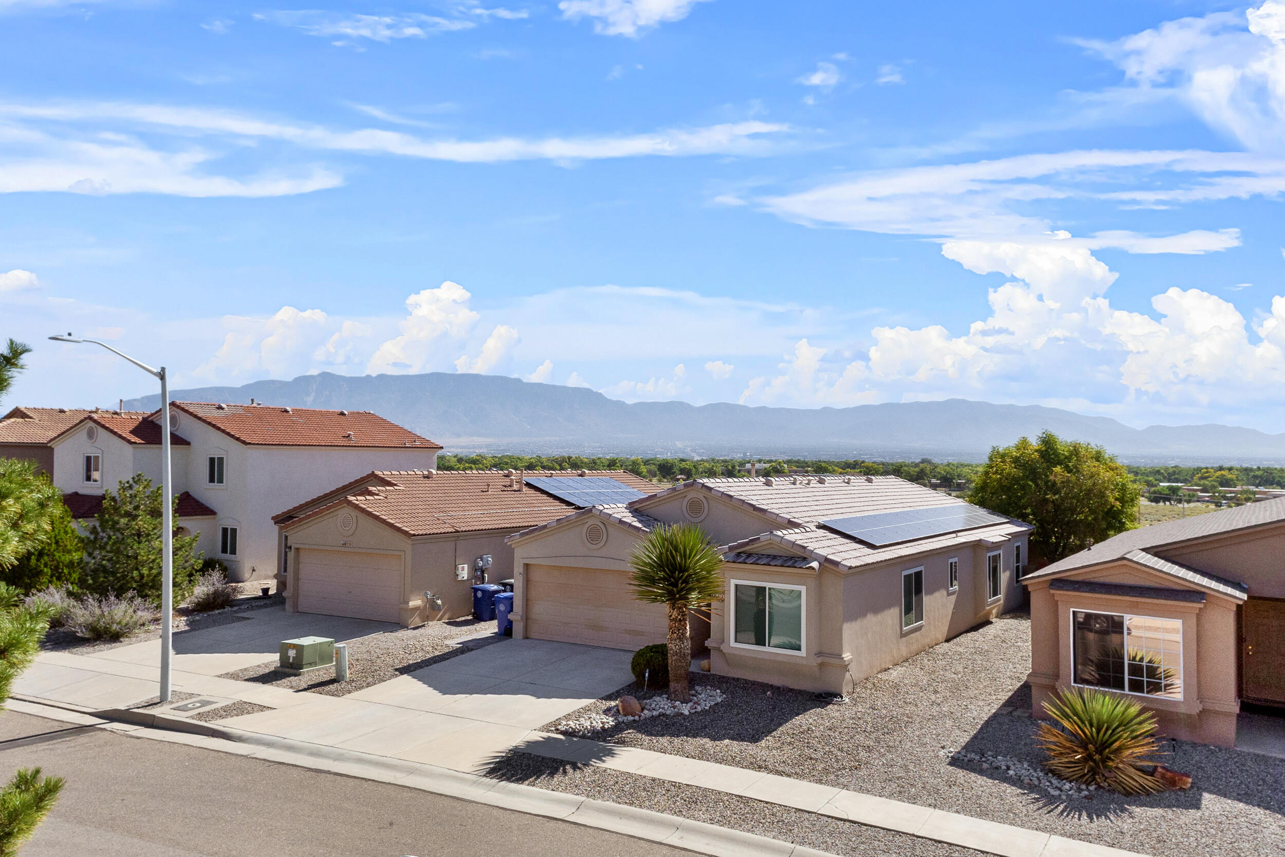 3828 OPHELIA Avenue NW