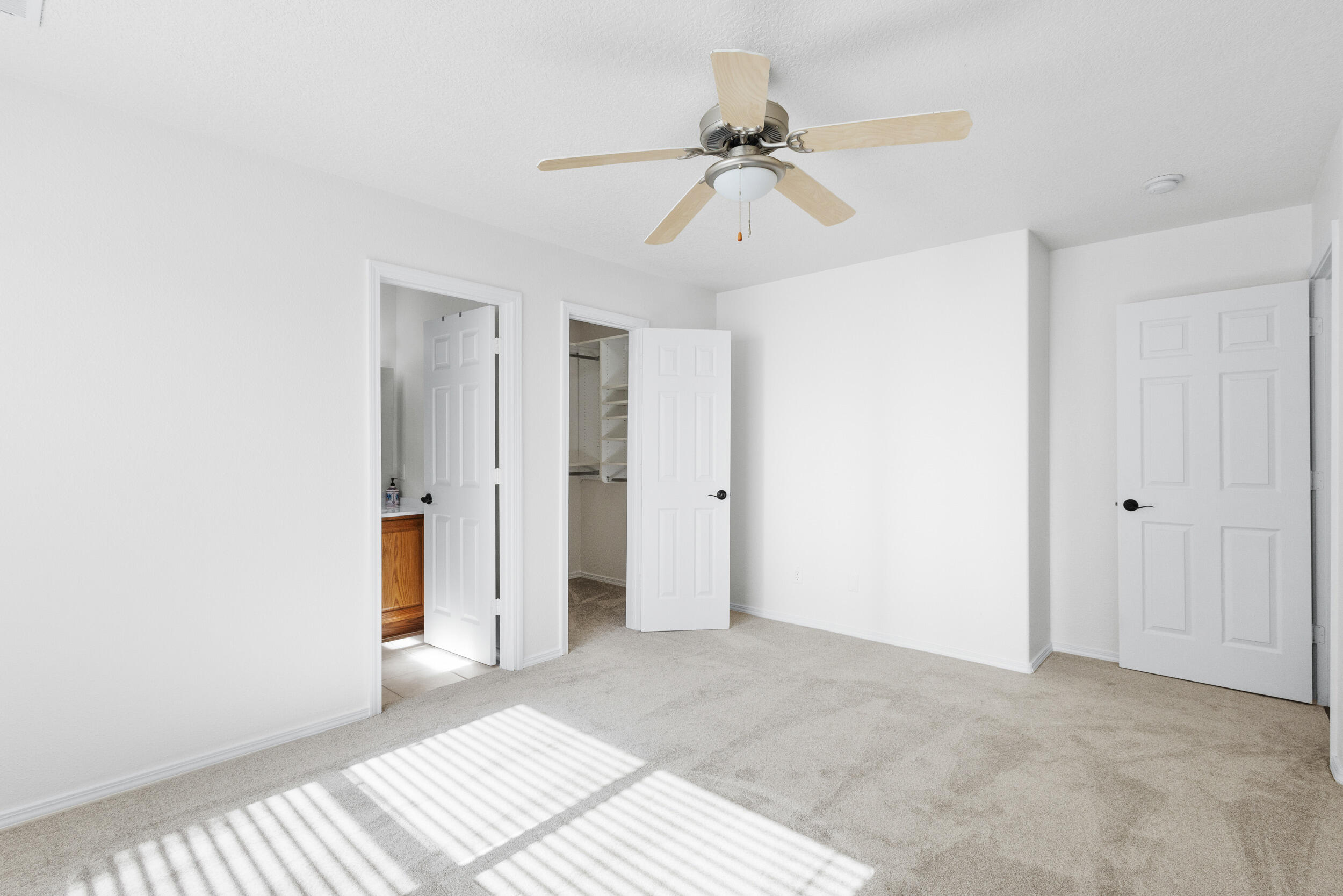 3828 OPHELIA Avenue NW