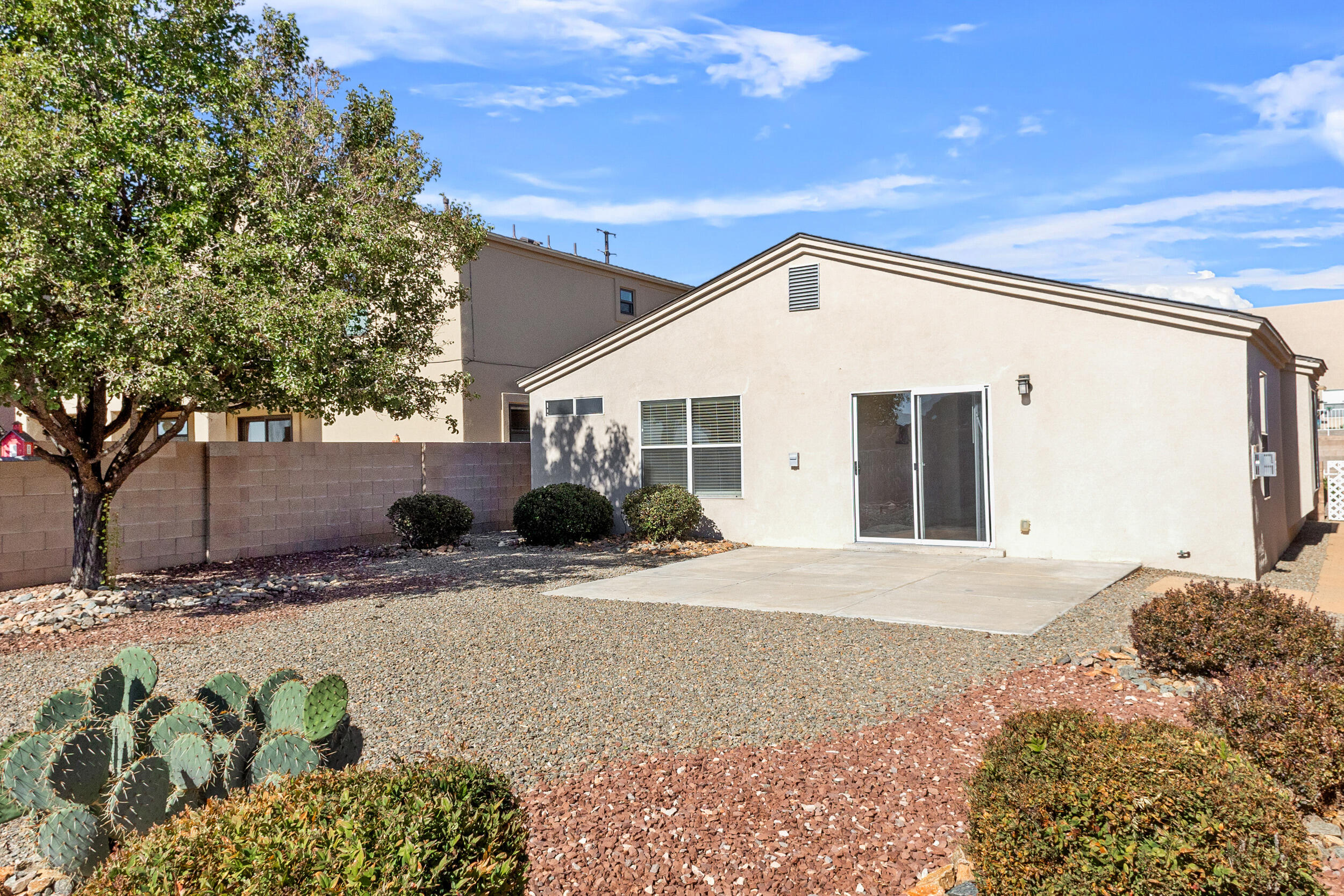 3828 OPHELIA Avenue NW