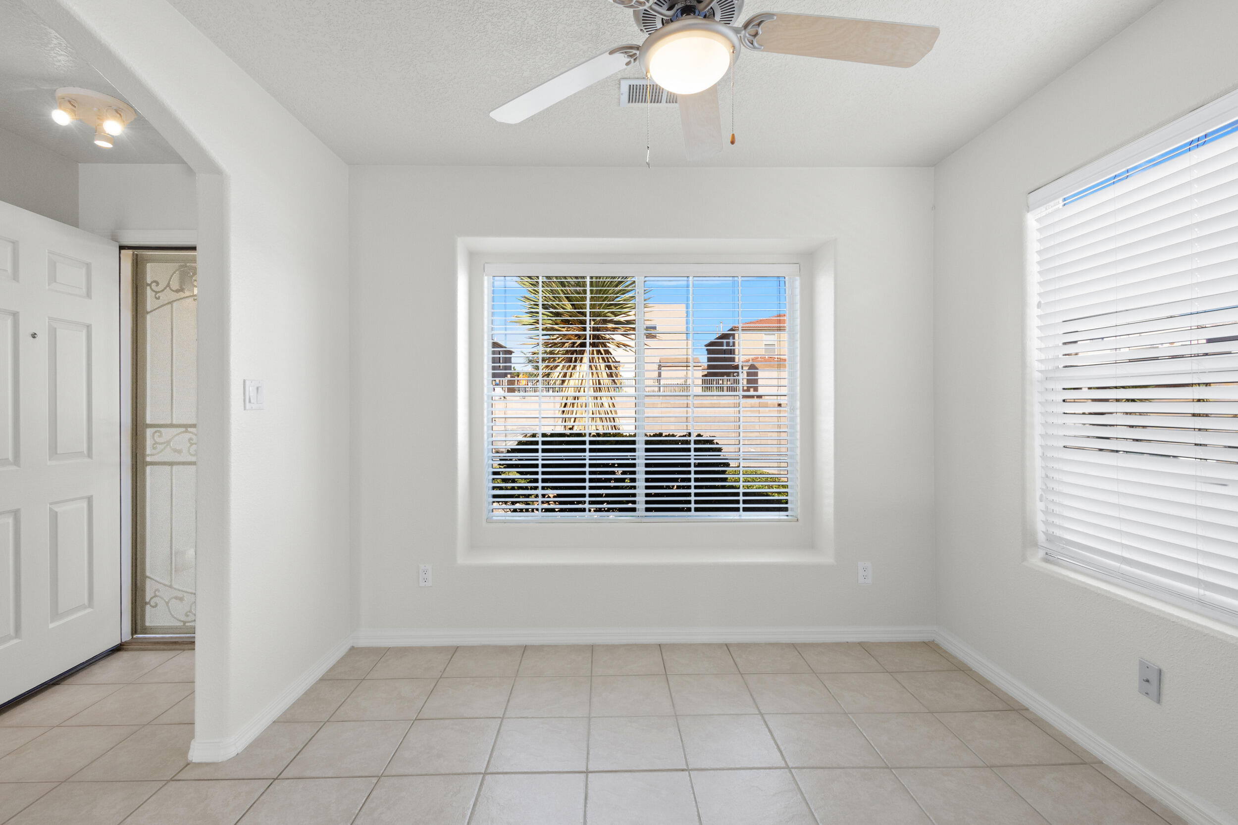 3828 OPHELIA Avenue NW