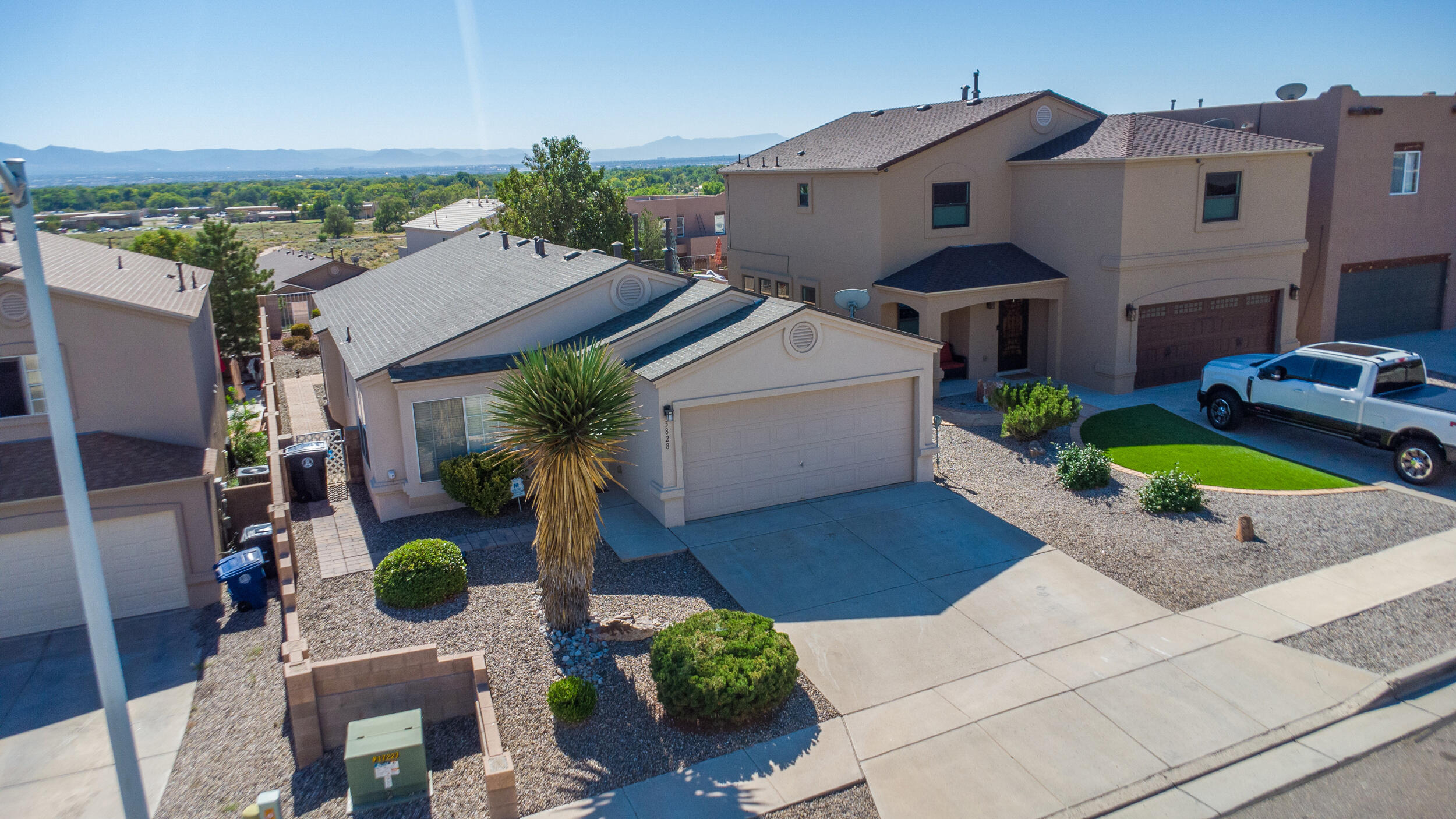 3828 OPHELIA Avenue NW