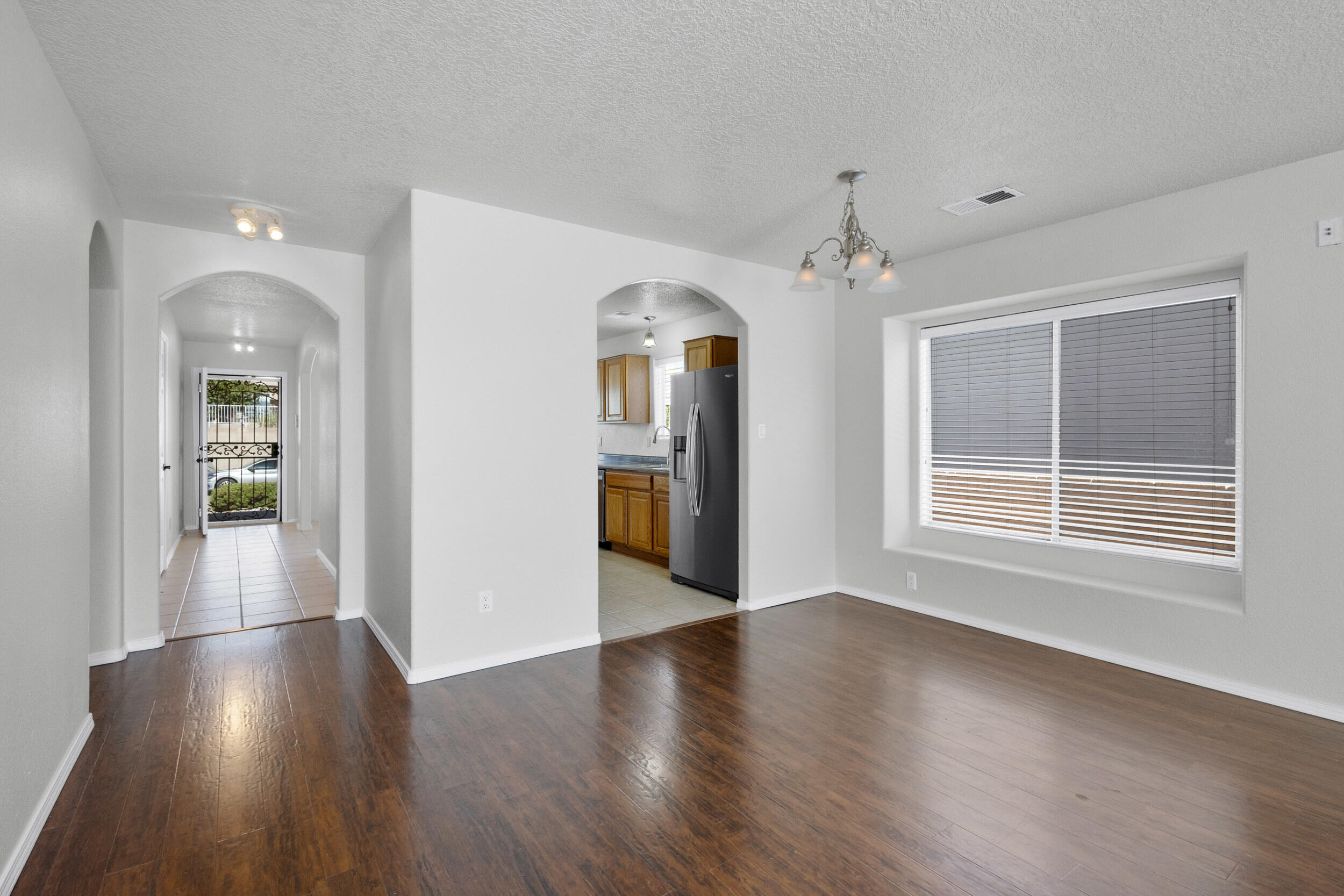 3828 OPHELIA Avenue NW