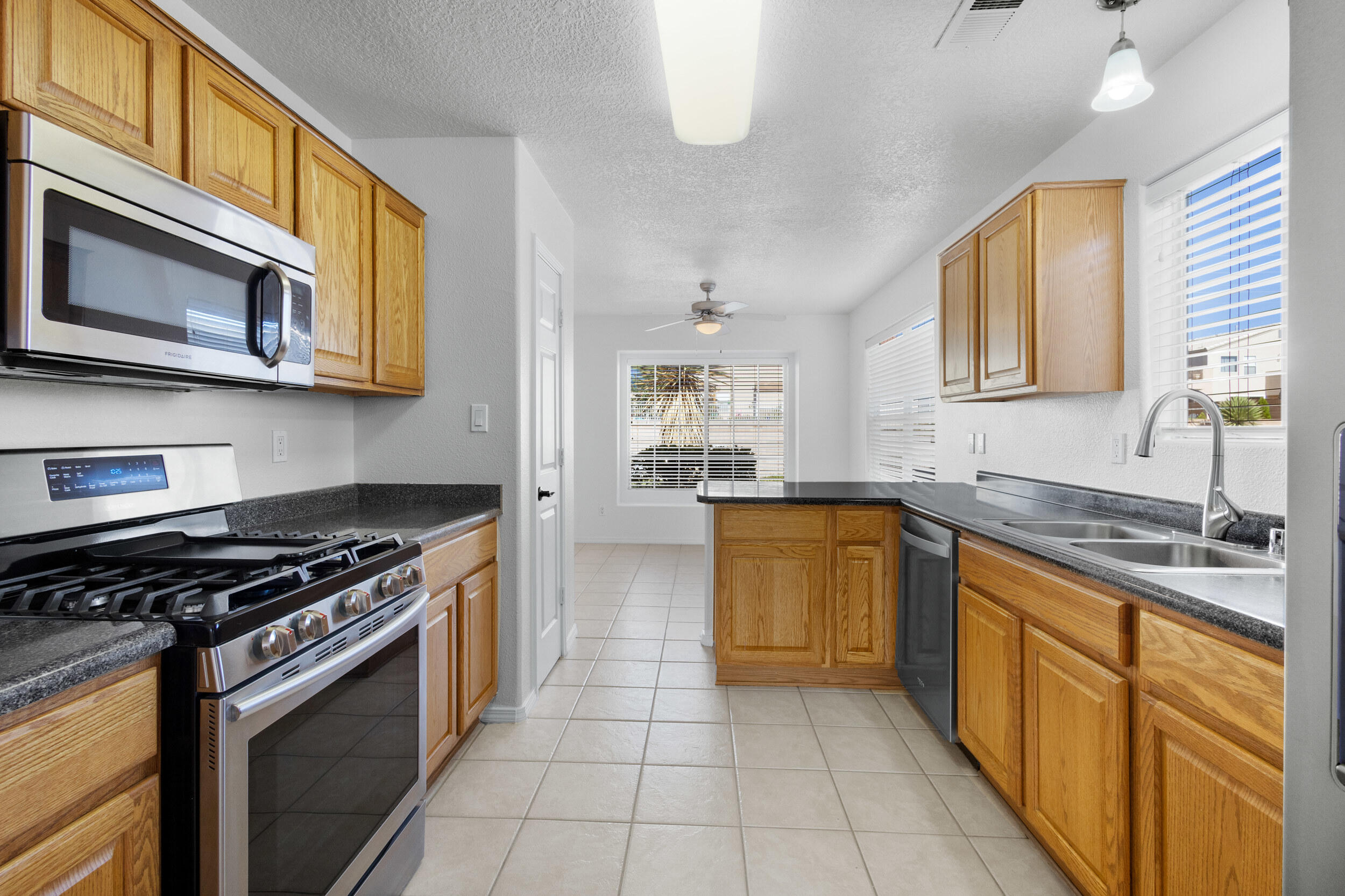 3828 OPHELIA Avenue NW