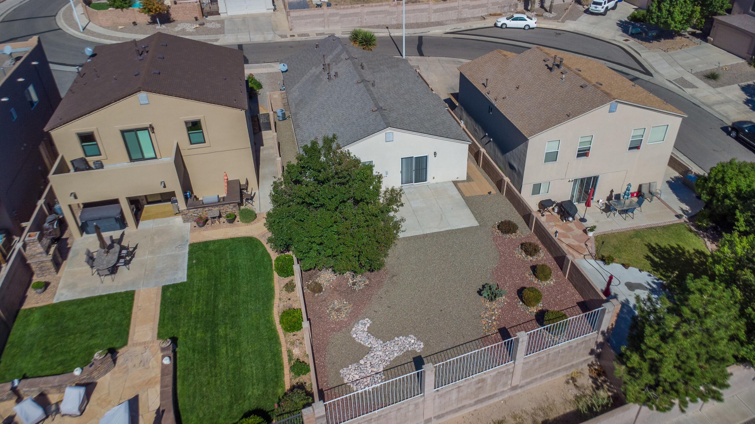 3828 OPHELIA Avenue NW