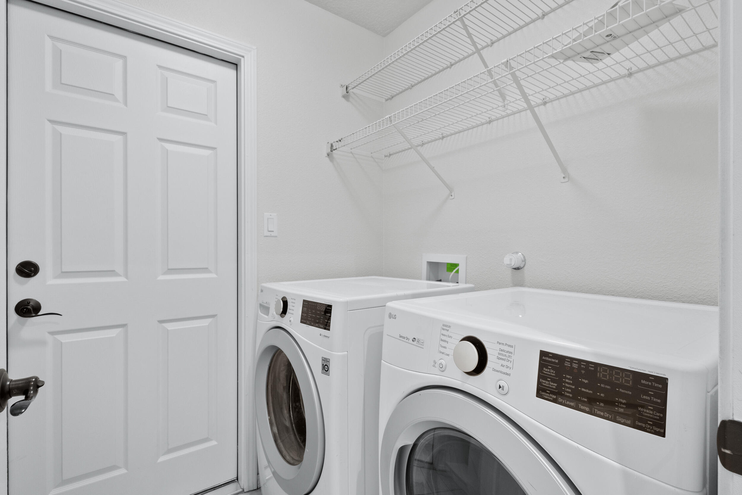 3828 OPHELIA Avenue NW