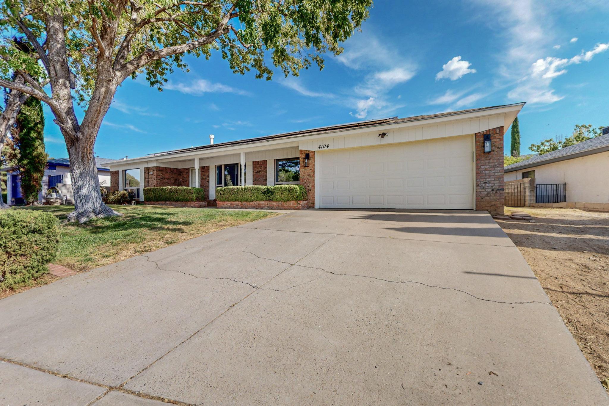 4104 GLEN CANYON Road NE