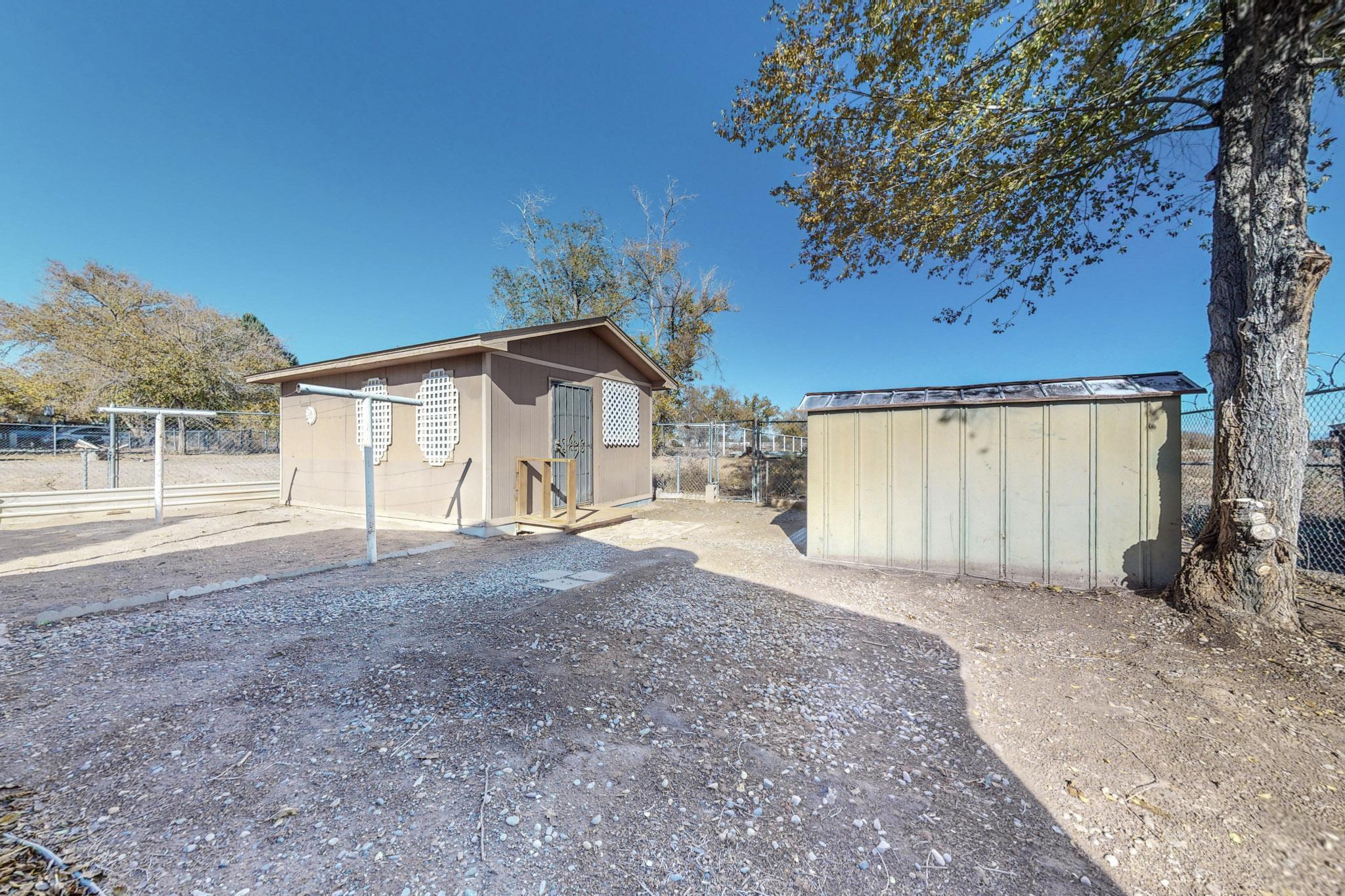 1612 W HANSEN Avenue