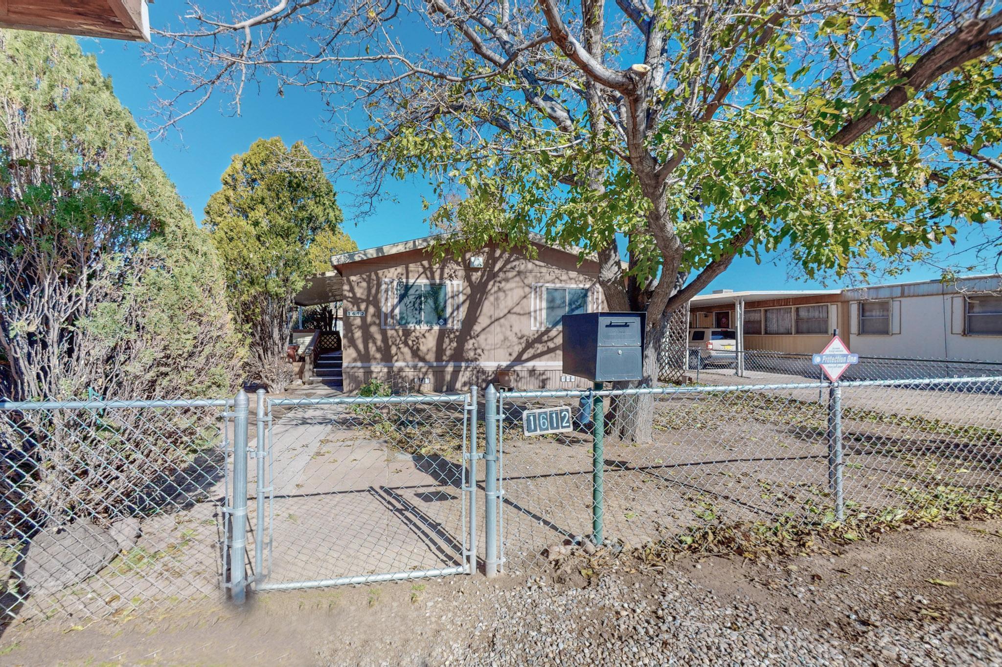 1612 W HANSEN Avenue