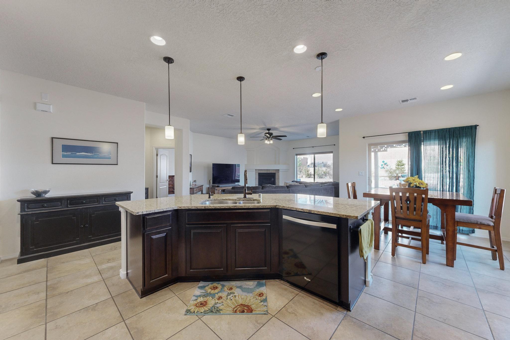 3833 PUENTA ALTO Avenue NE