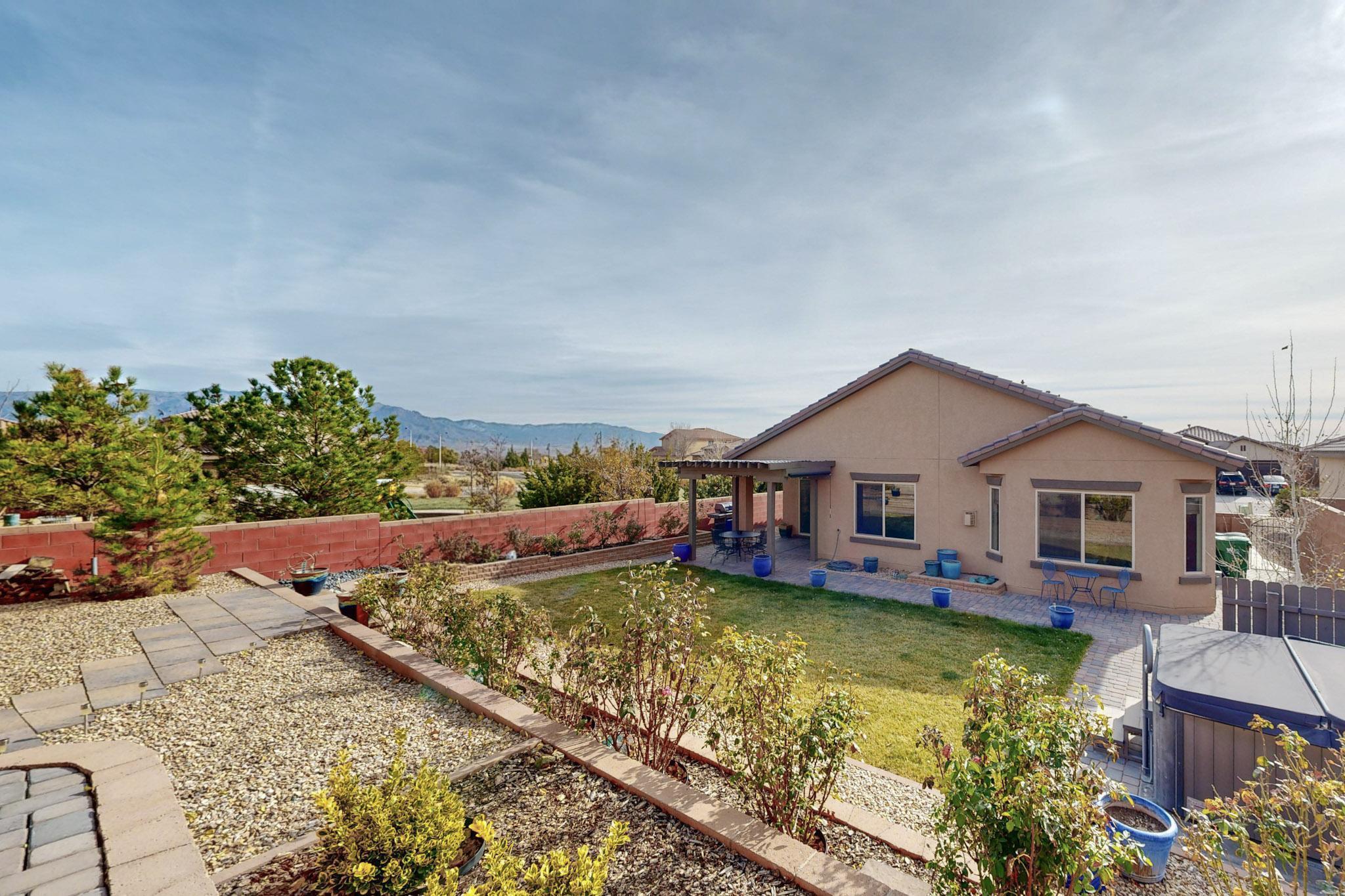 3833 PUENTA ALTO Avenue NE