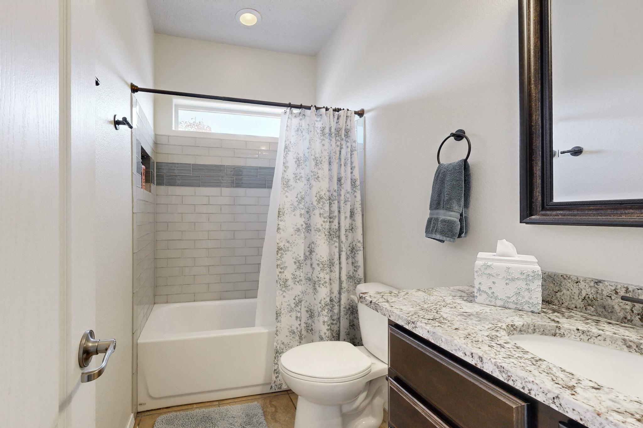 3833 PUENTA ALTO Avenue NE