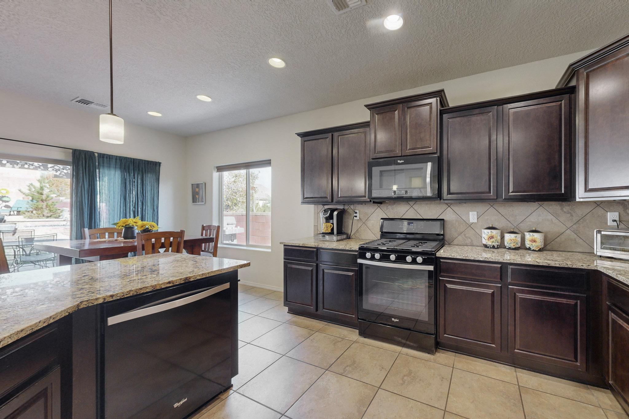 3833 PUENTA ALTO Avenue NE