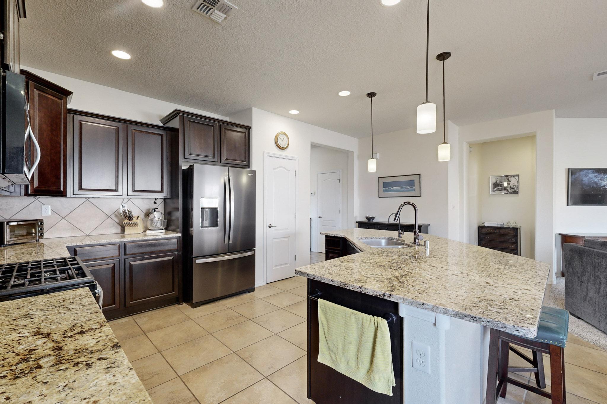 3833 PUENTA ALTO Avenue NE