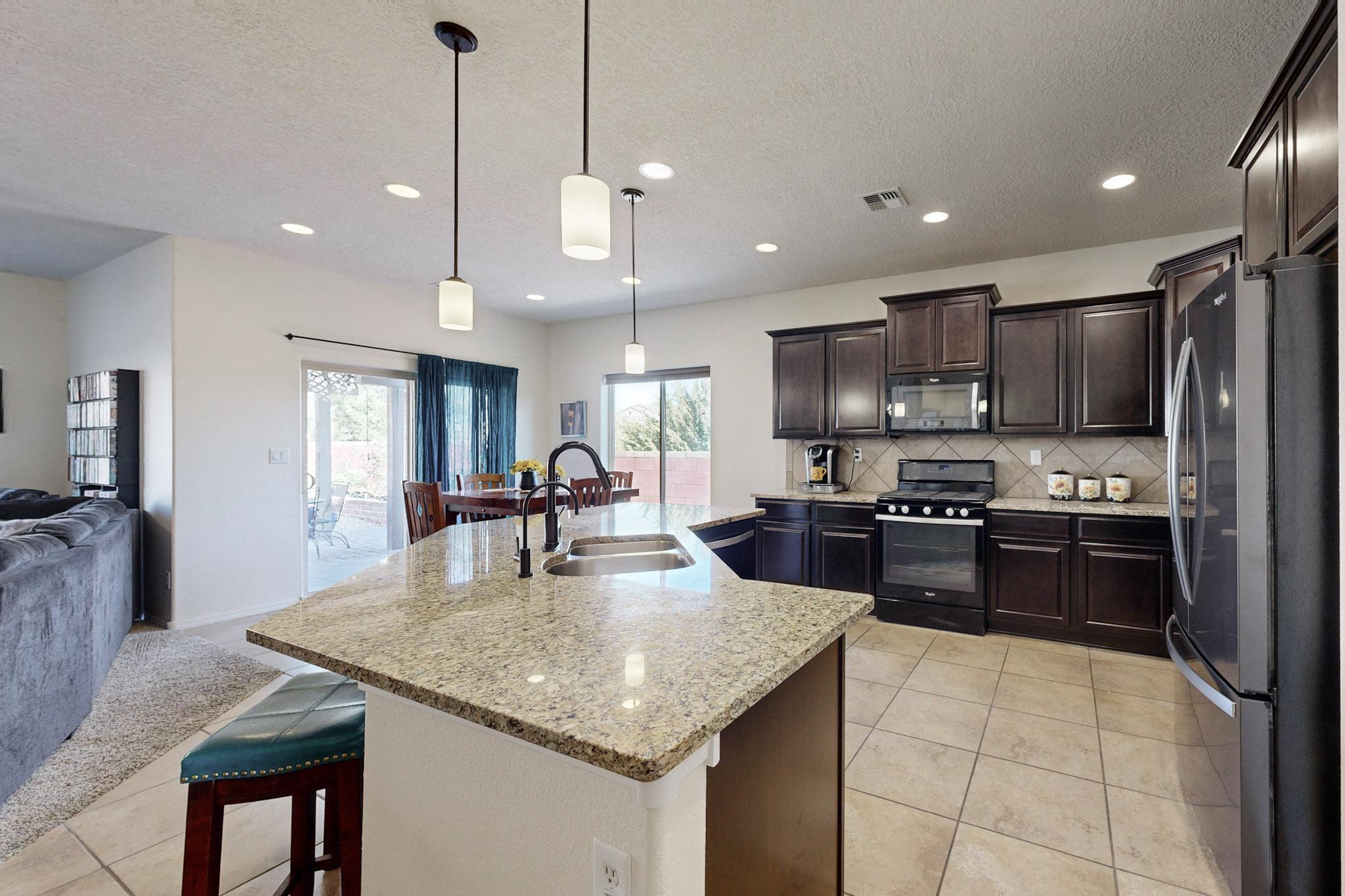 3833 PUENTA ALTO Avenue NE