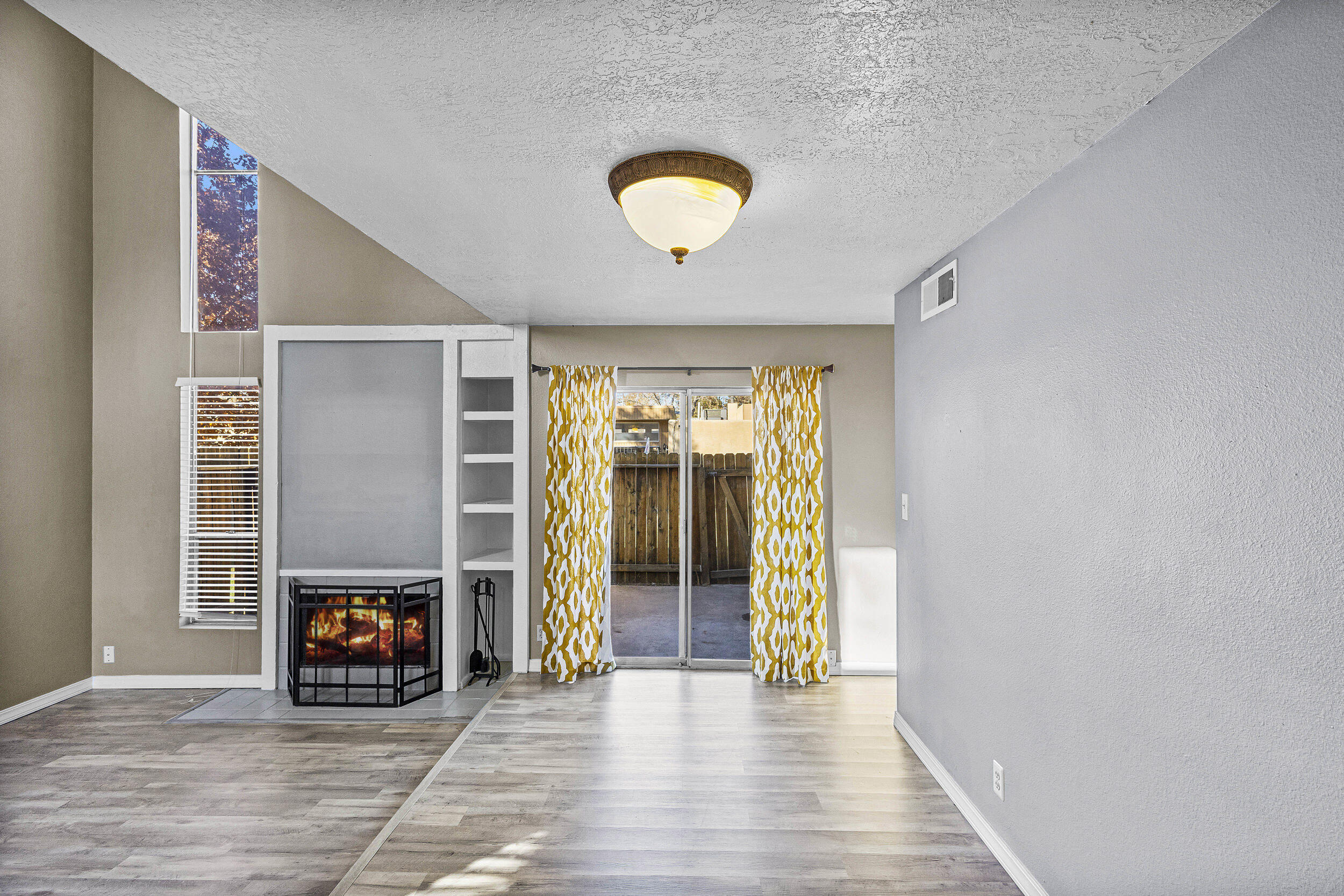 58 Plaza De la Noche NE