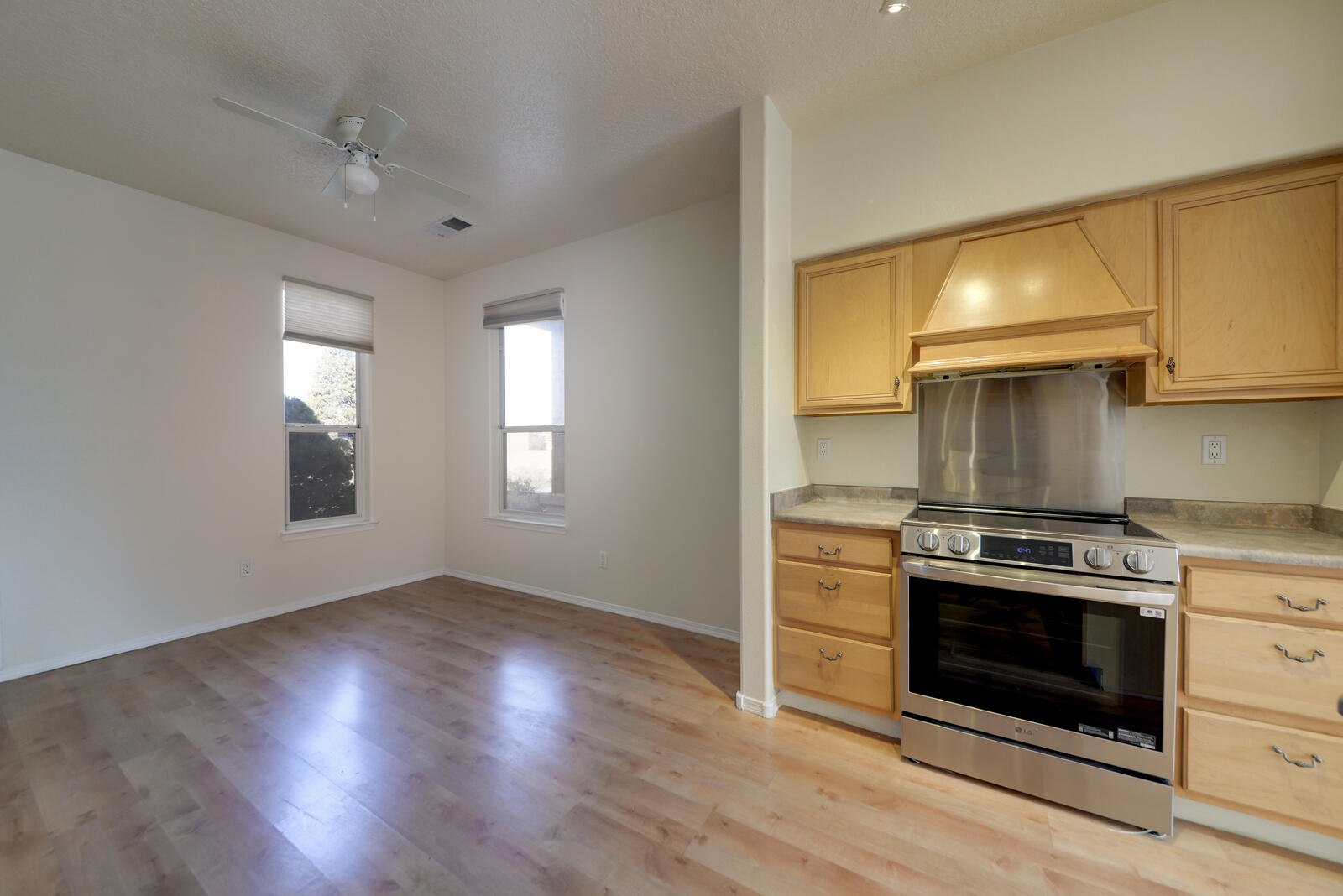 7224 CASCADA Road NW