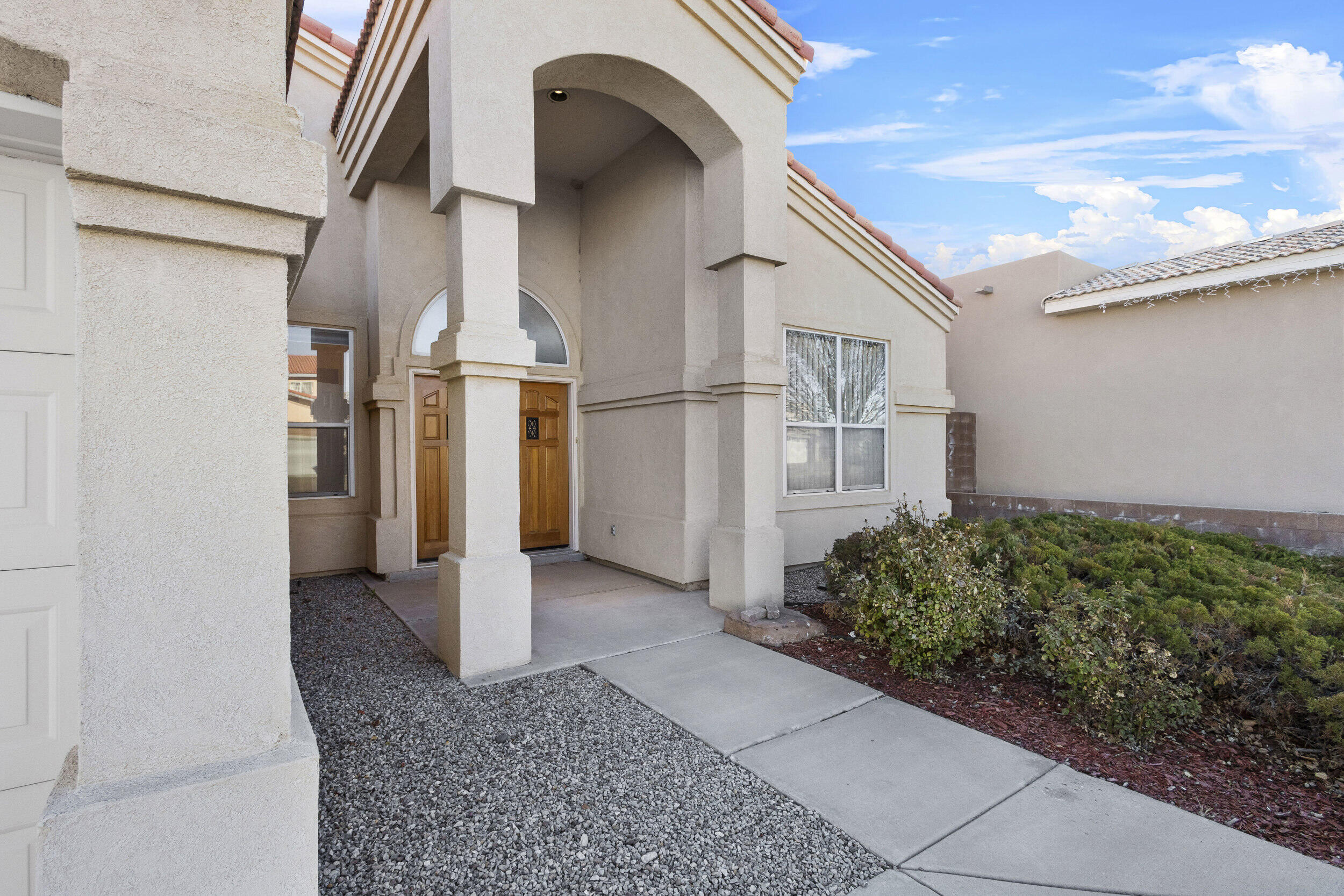 8608 Tierra Bonita Place NE