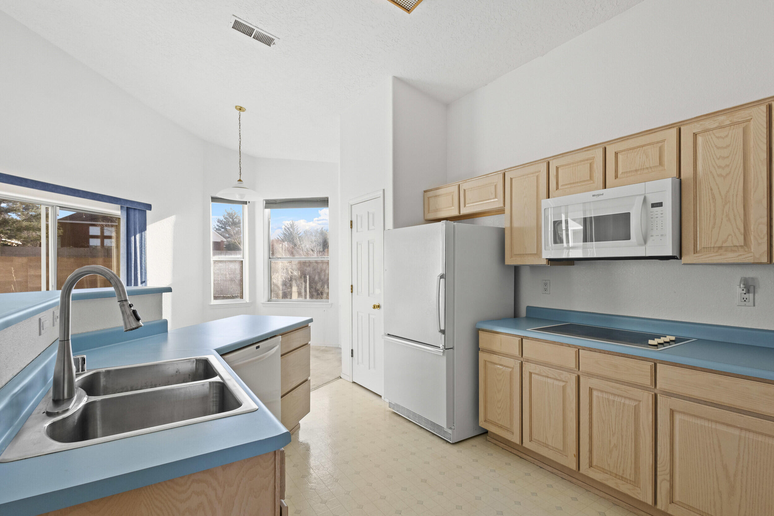 8608 Tierra Bonita Place NE