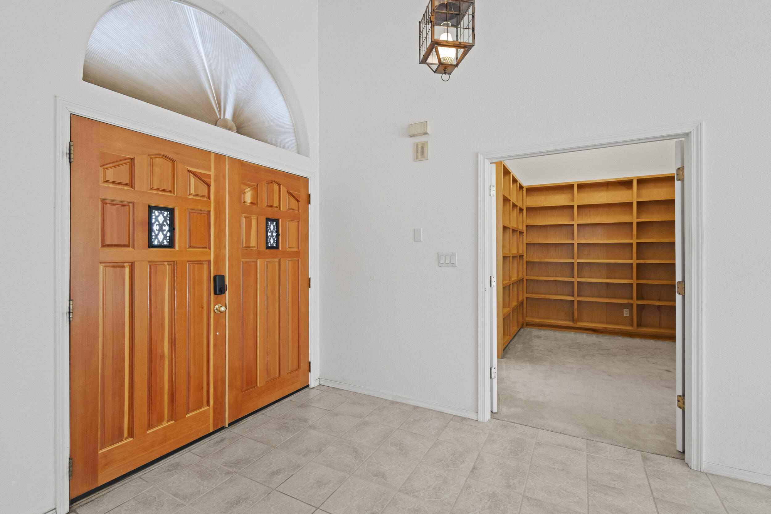 8608 Tierra Bonita Place NE