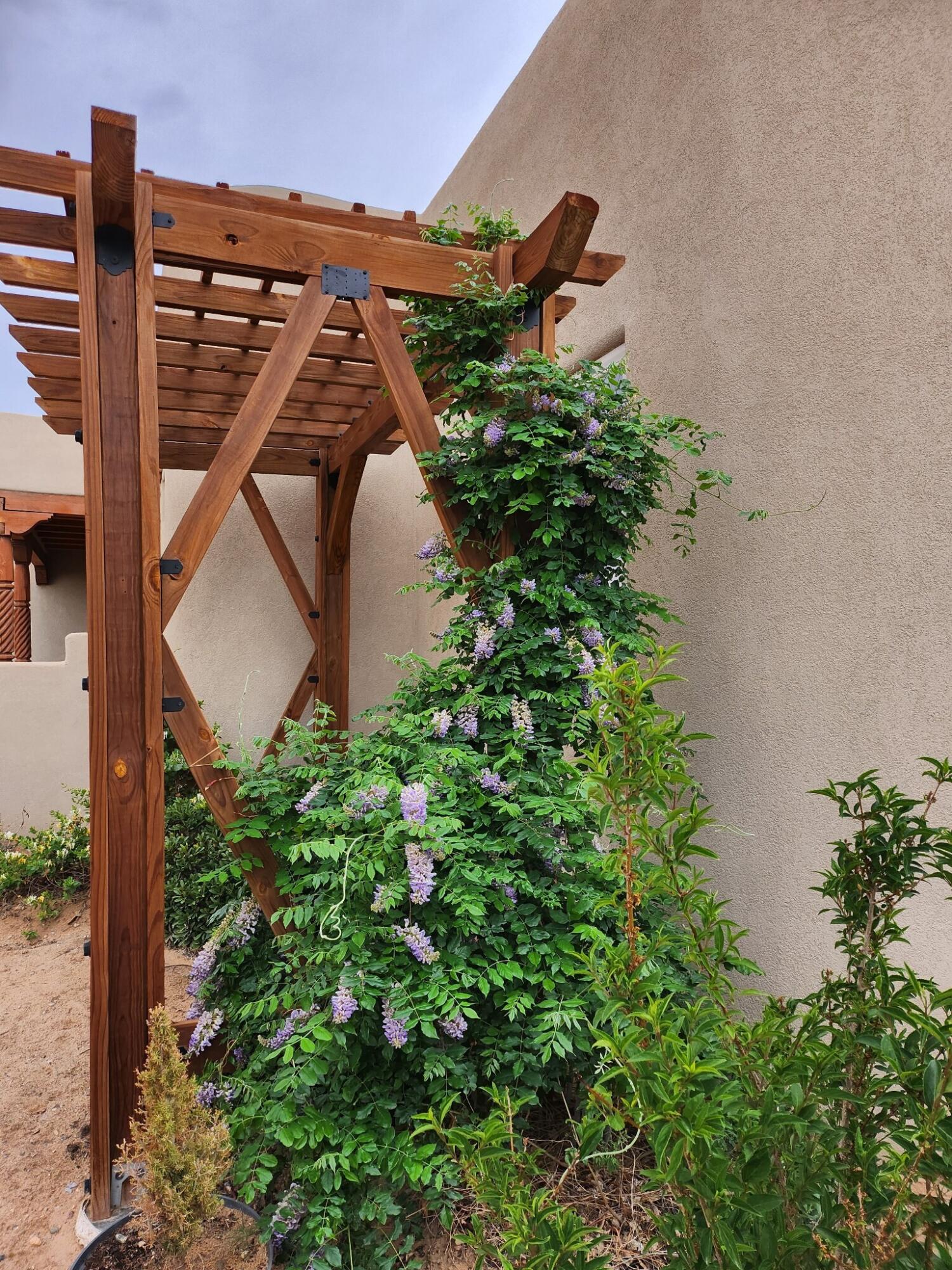 5713 RIO OSO Road NE