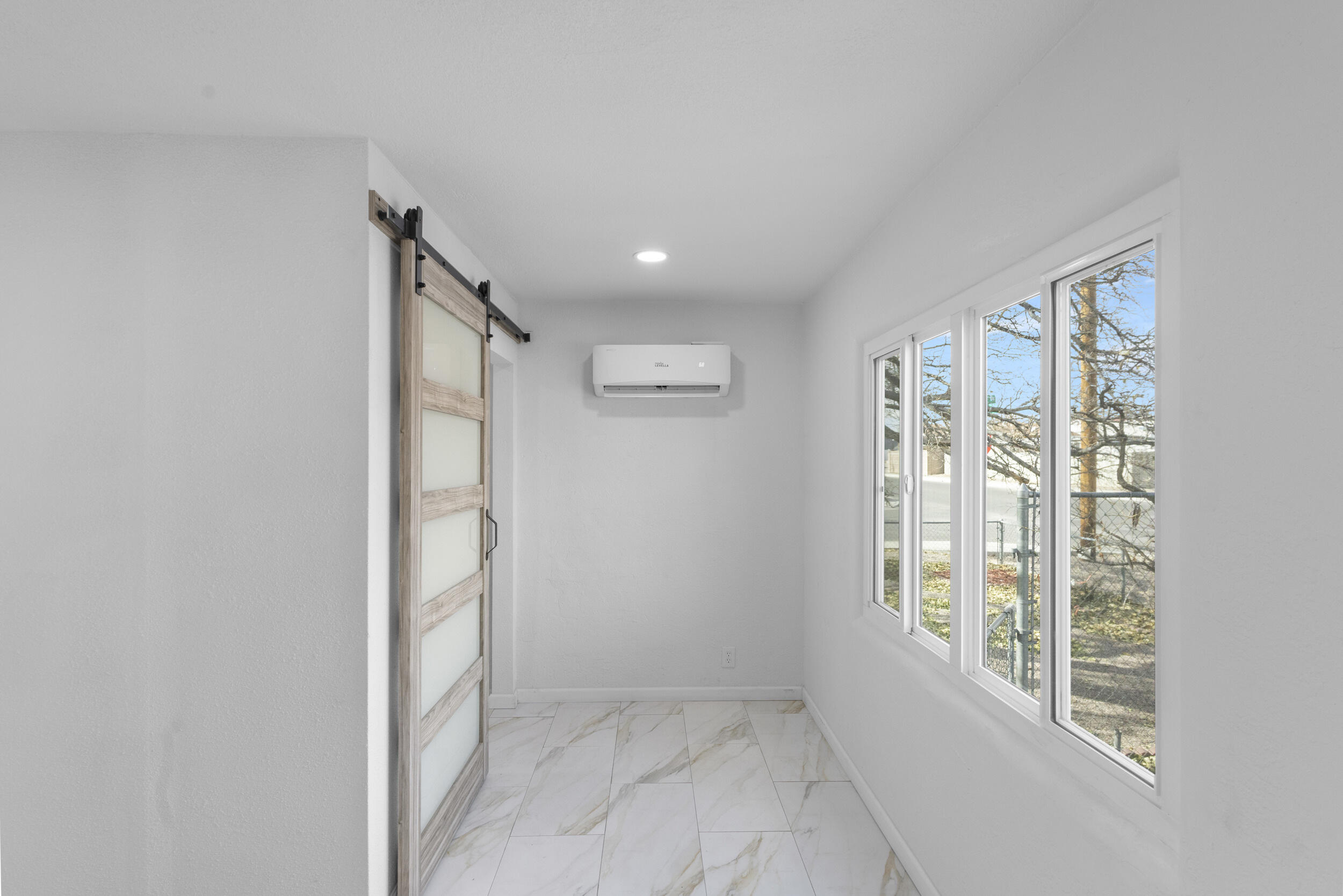 402 DOLORES Drive SW