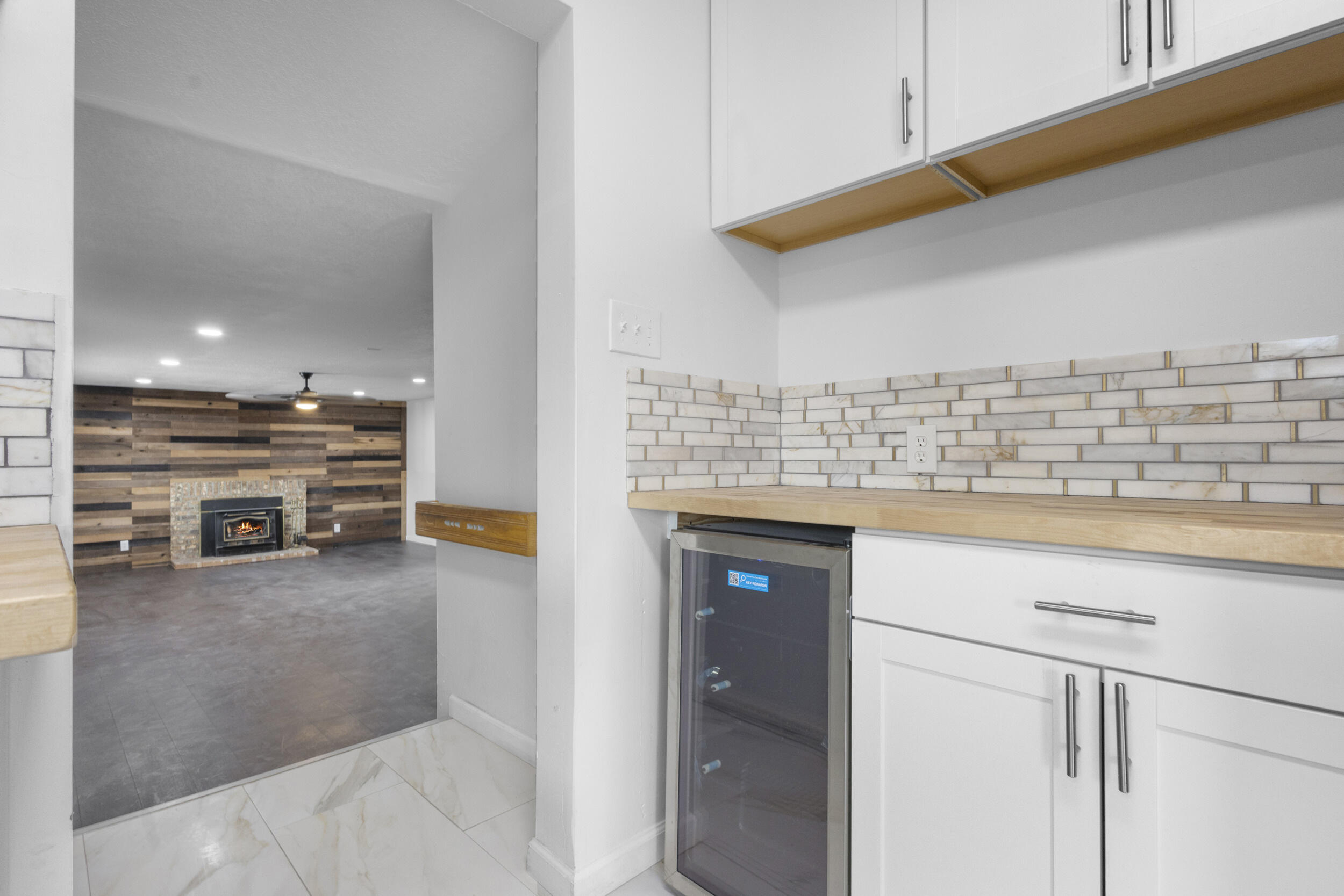 402 DOLORES Drive SW
