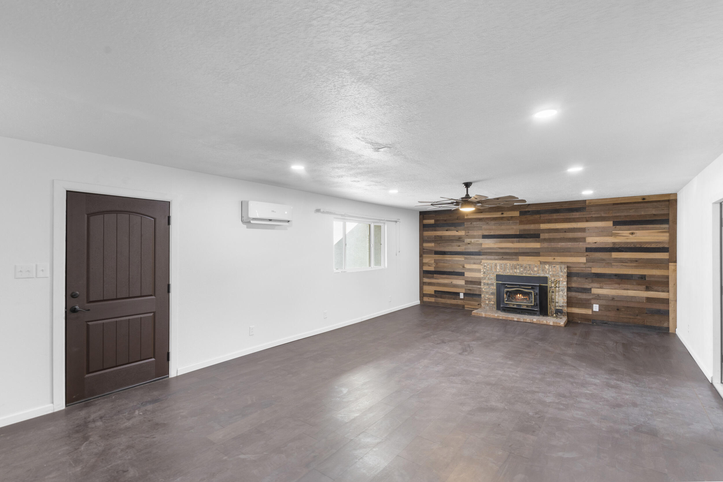 402 DOLORES Drive SW