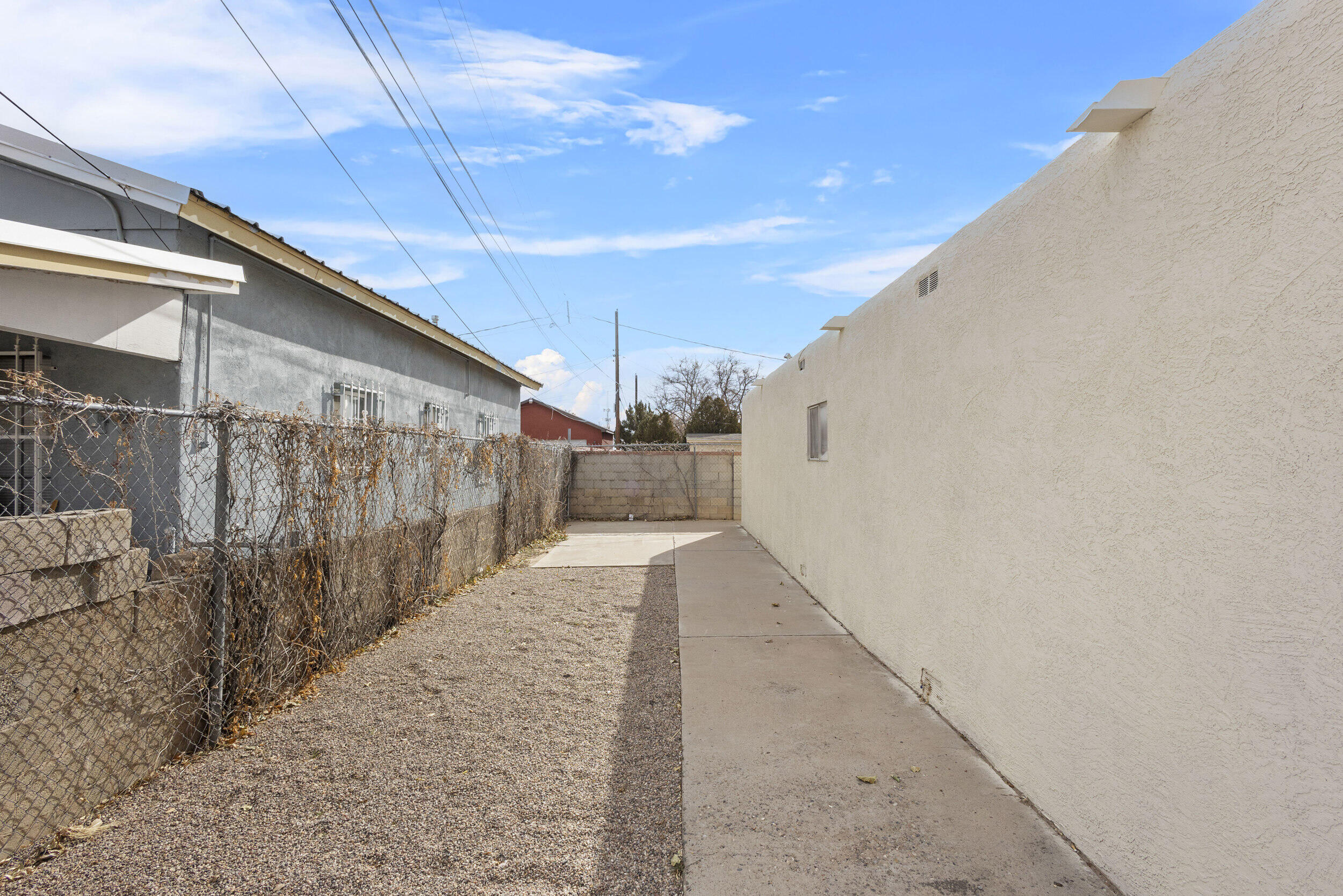 402 DOLORES Drive SW