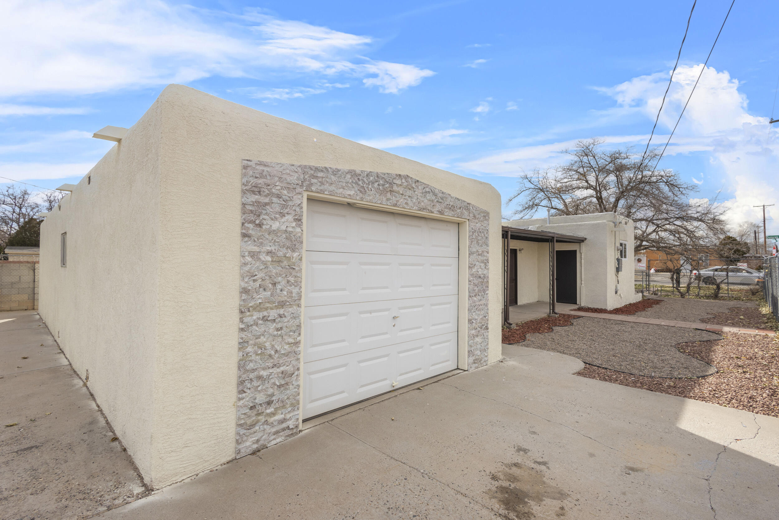 402 DOLORES Drive SW