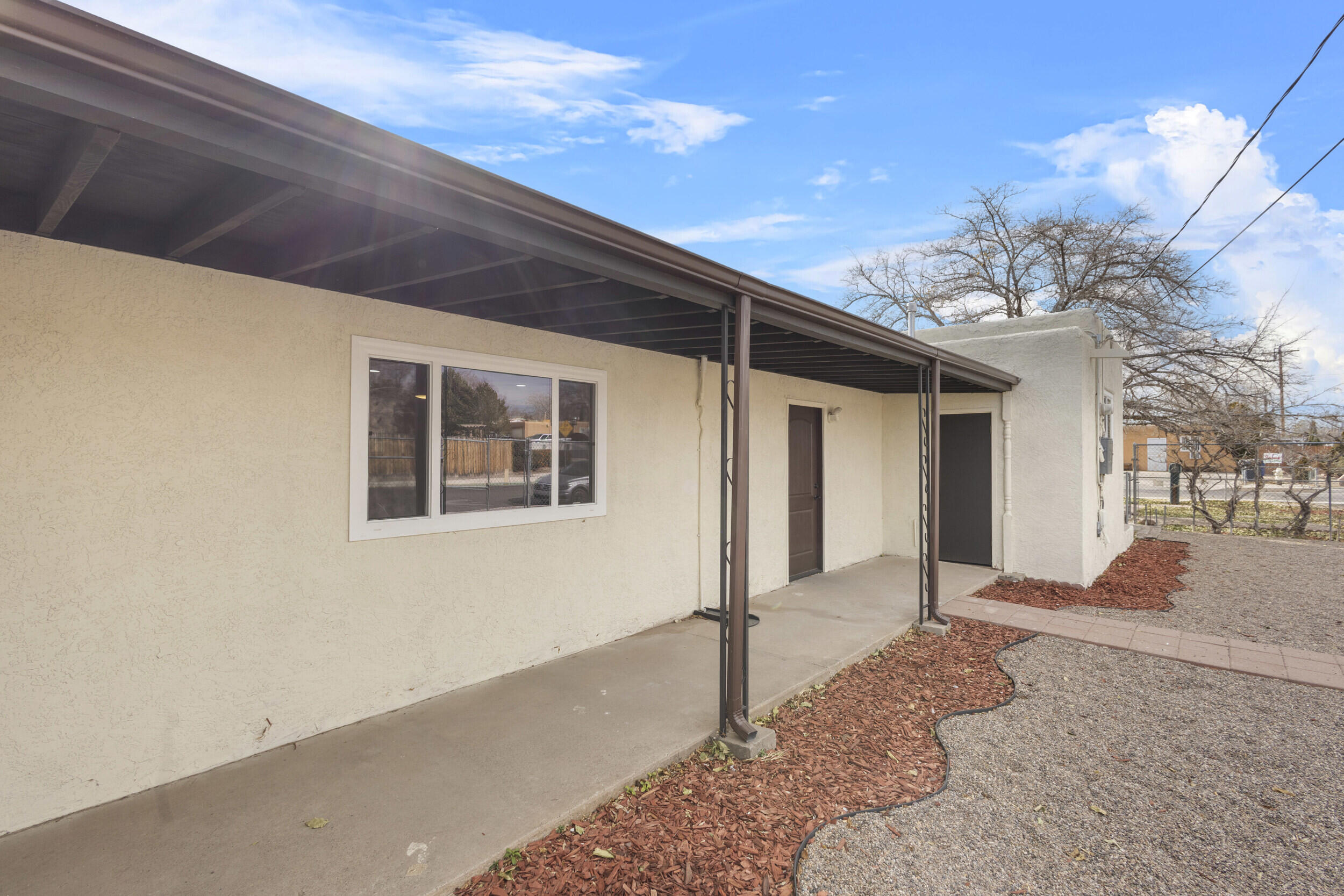 402 DOLORES Drive SW