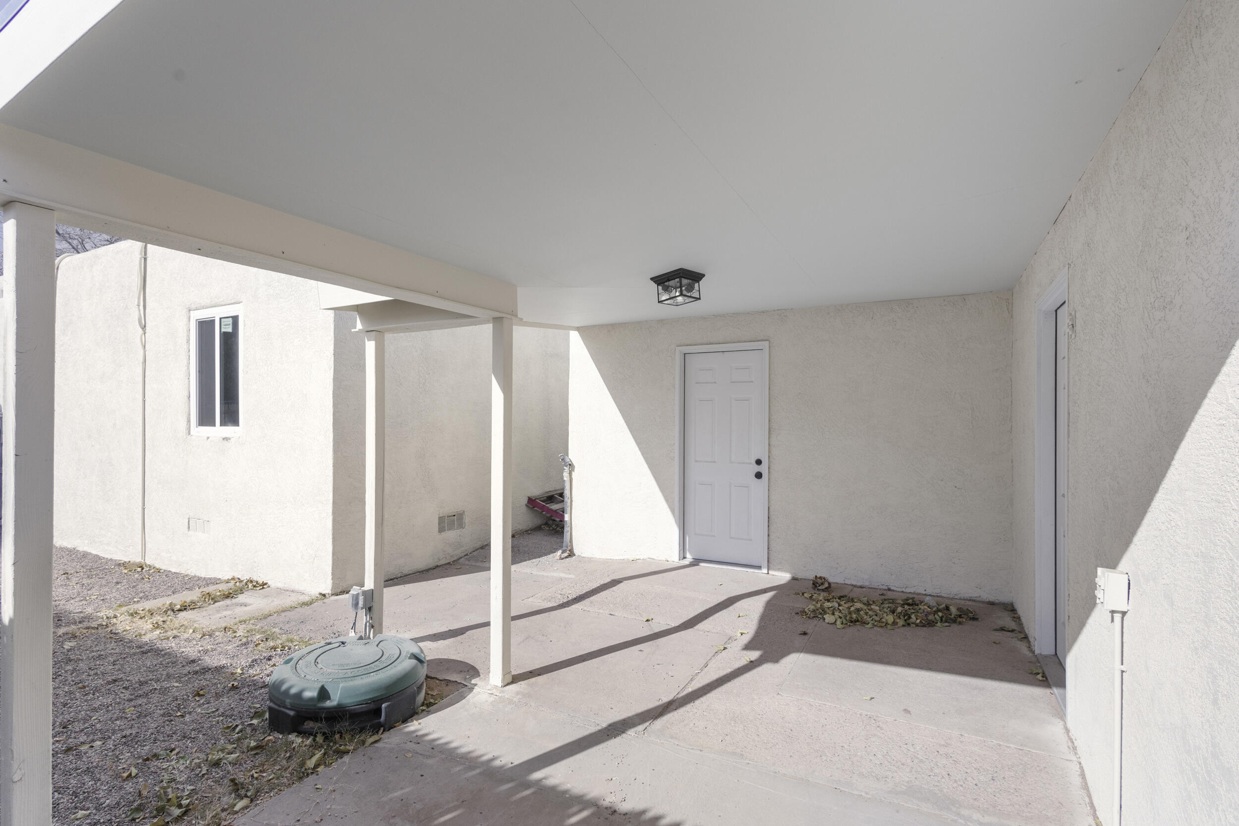 402 DOLORES Drive SW