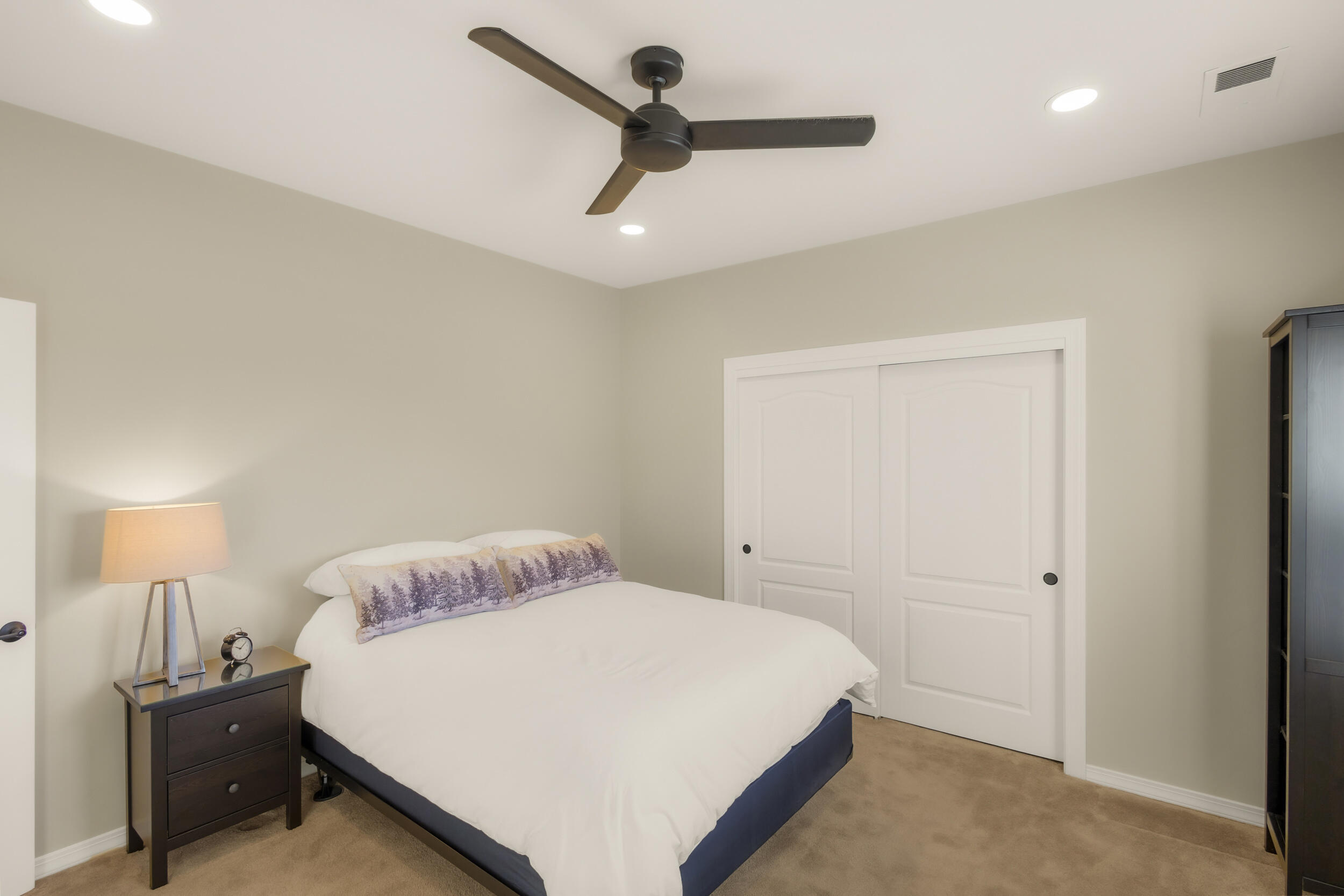 11211 AMMAN Avenue NE