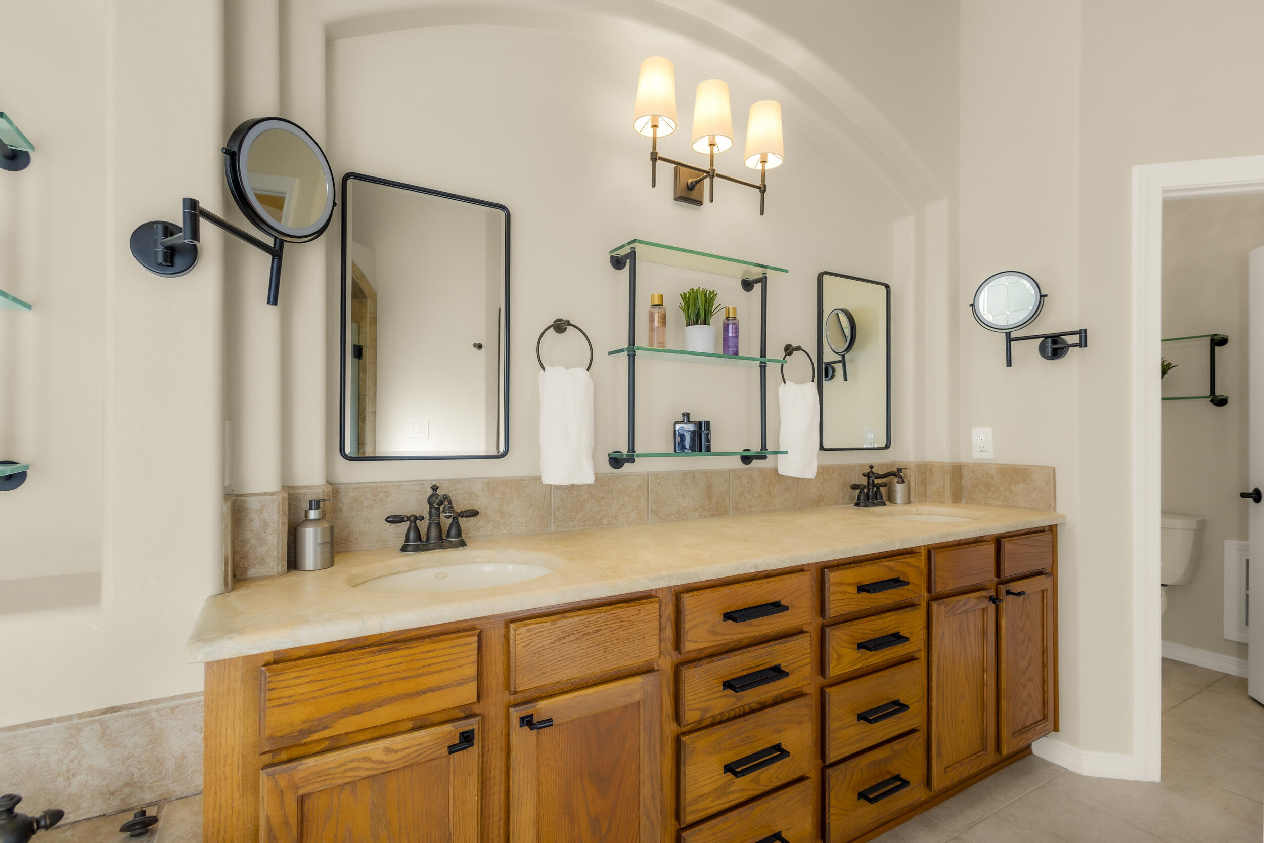 11211 AMMAN Avenue NE