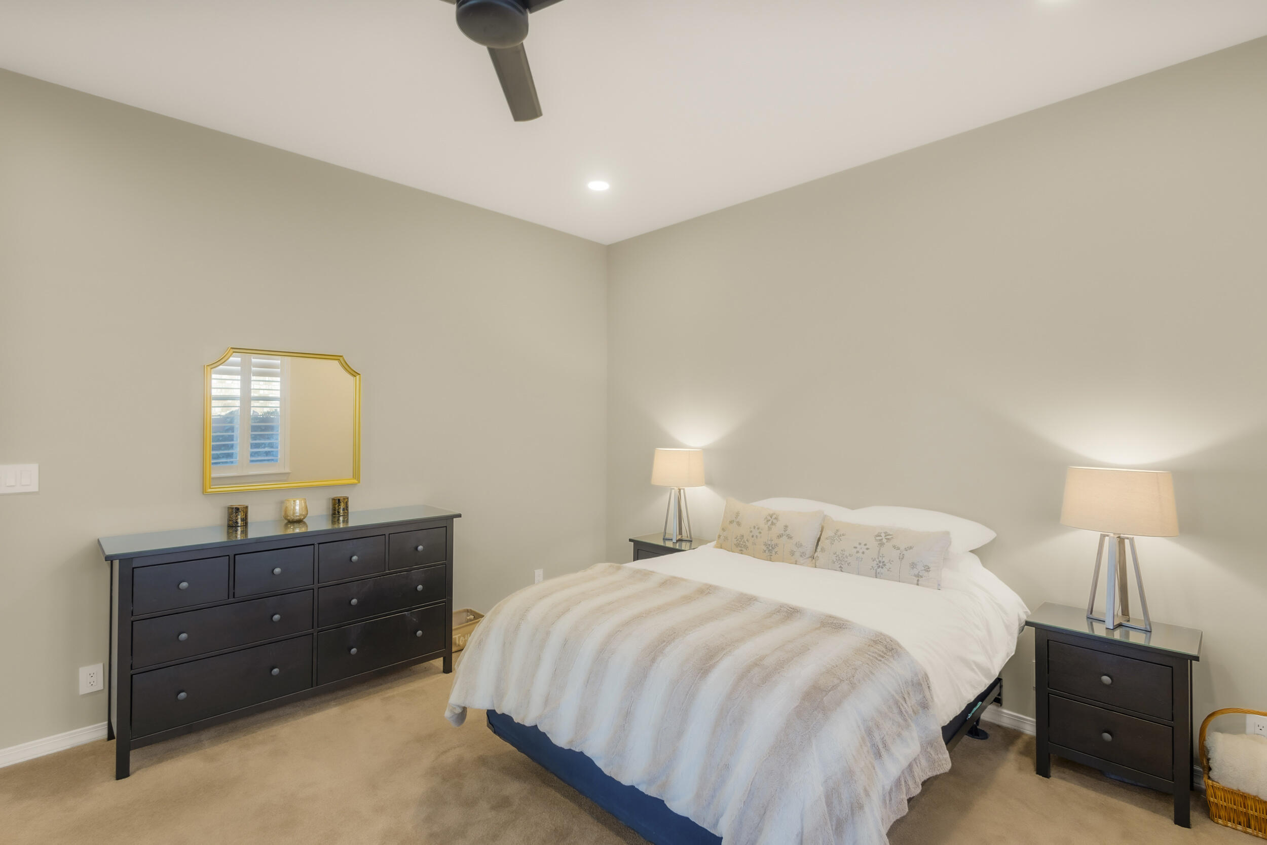 11211 AMMAN Avenue NE