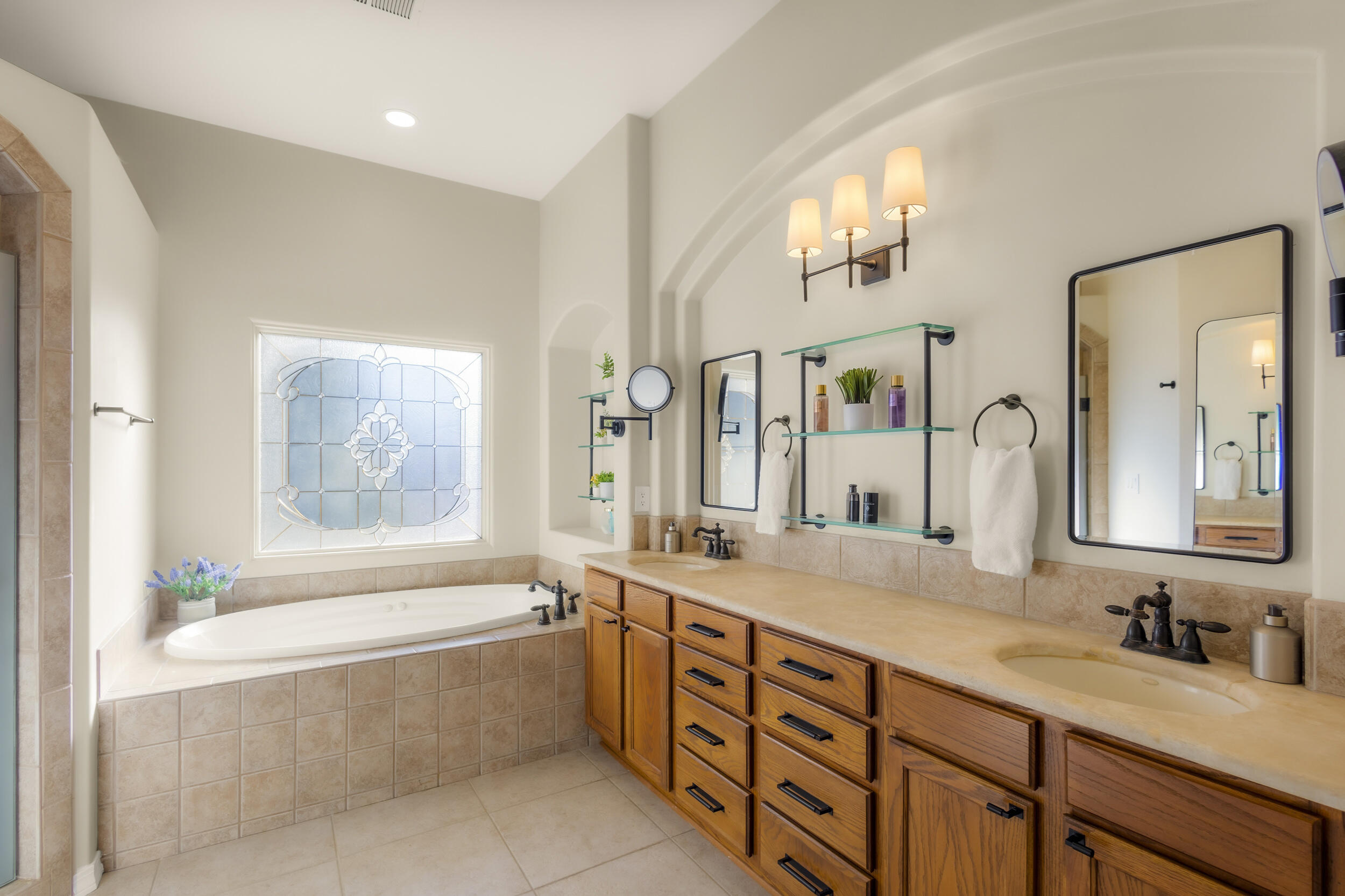 11211 AMMAN Avenue NE