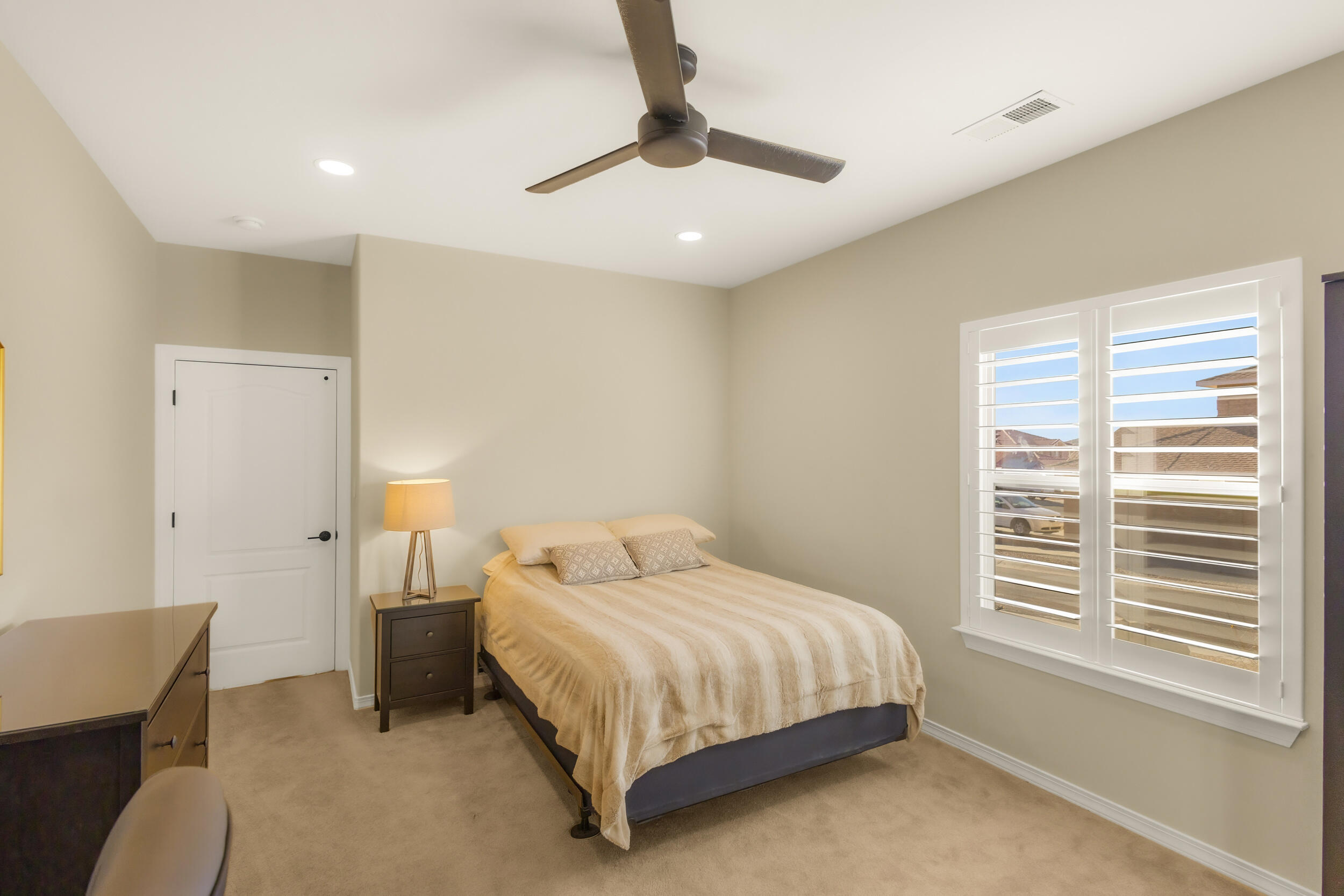 11211 AMMAN Avenue NE