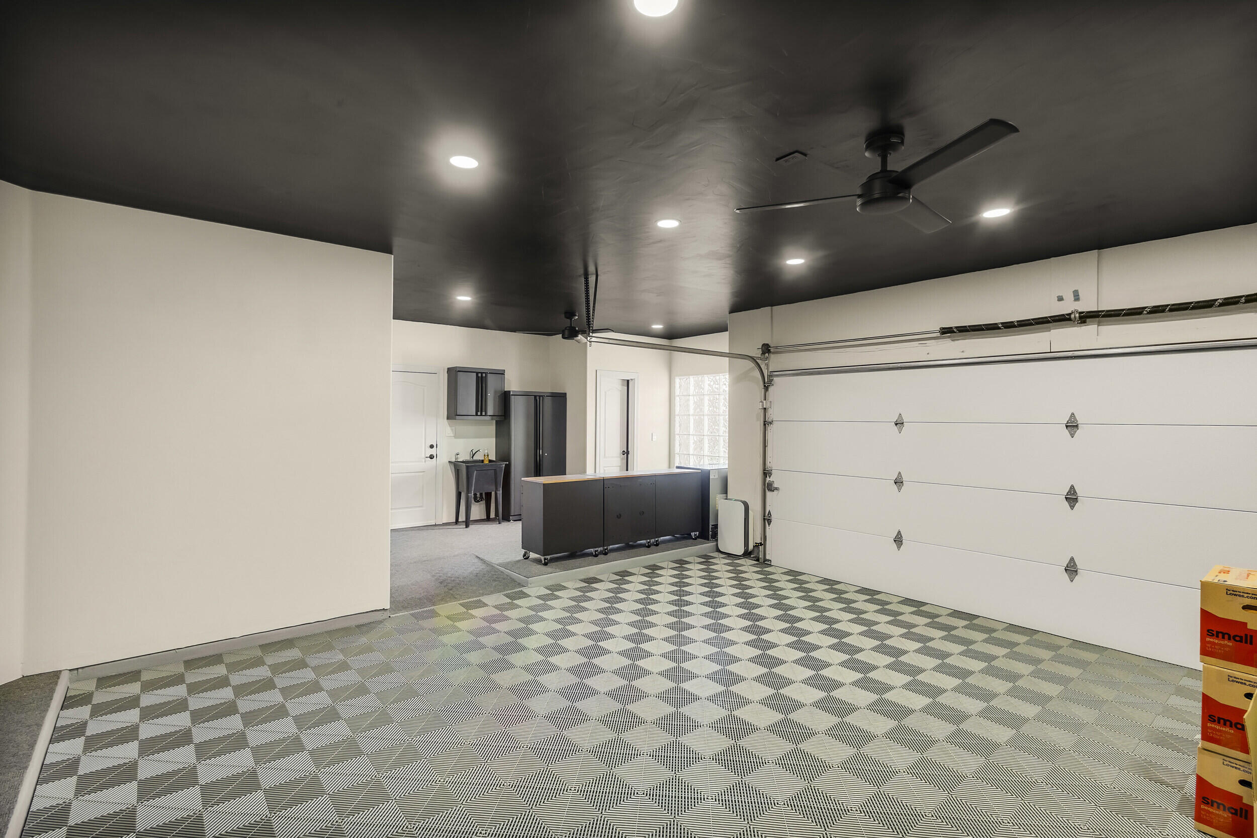 11211 AMMAN Avenue NE