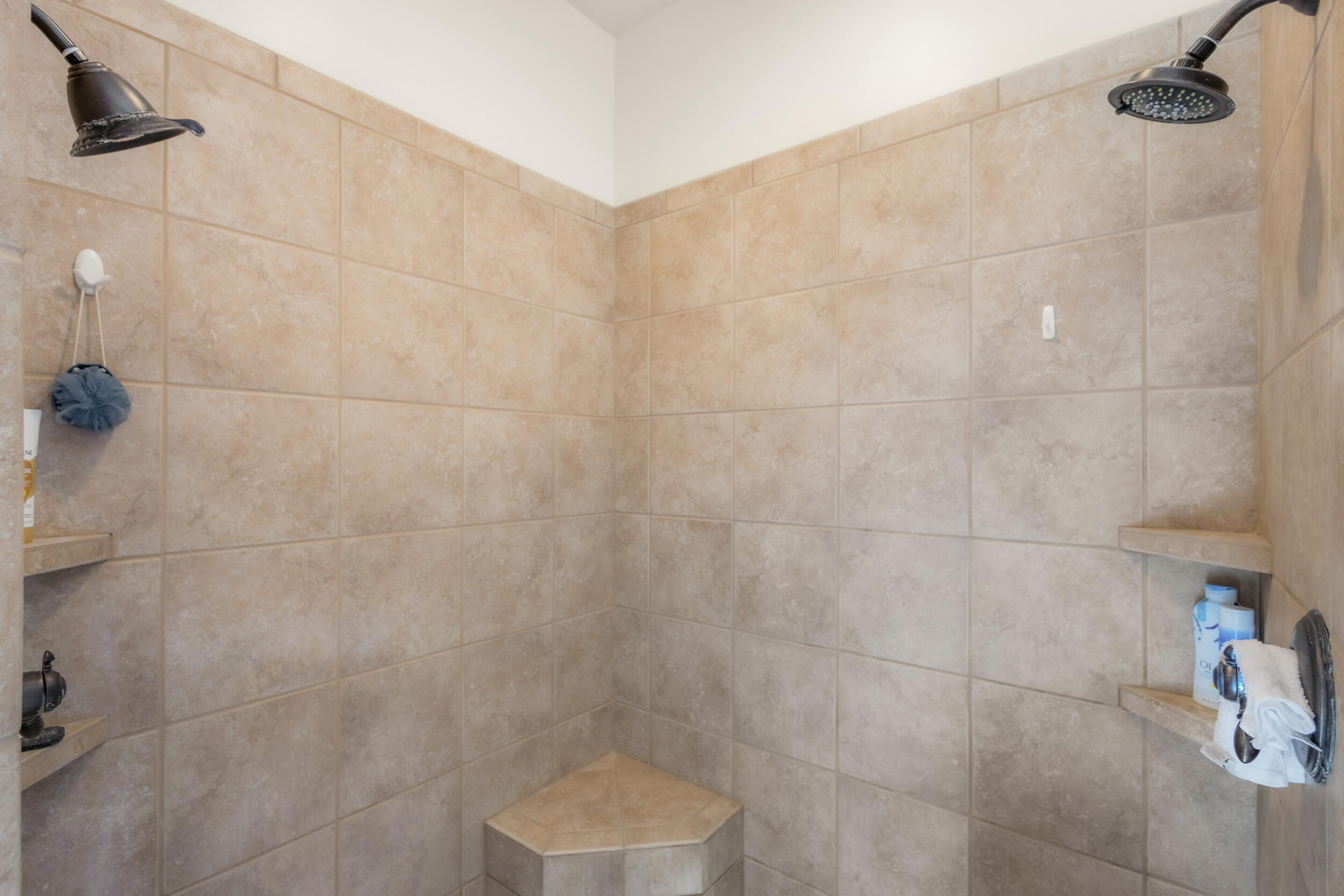 11211 AMMAN Avenue NE