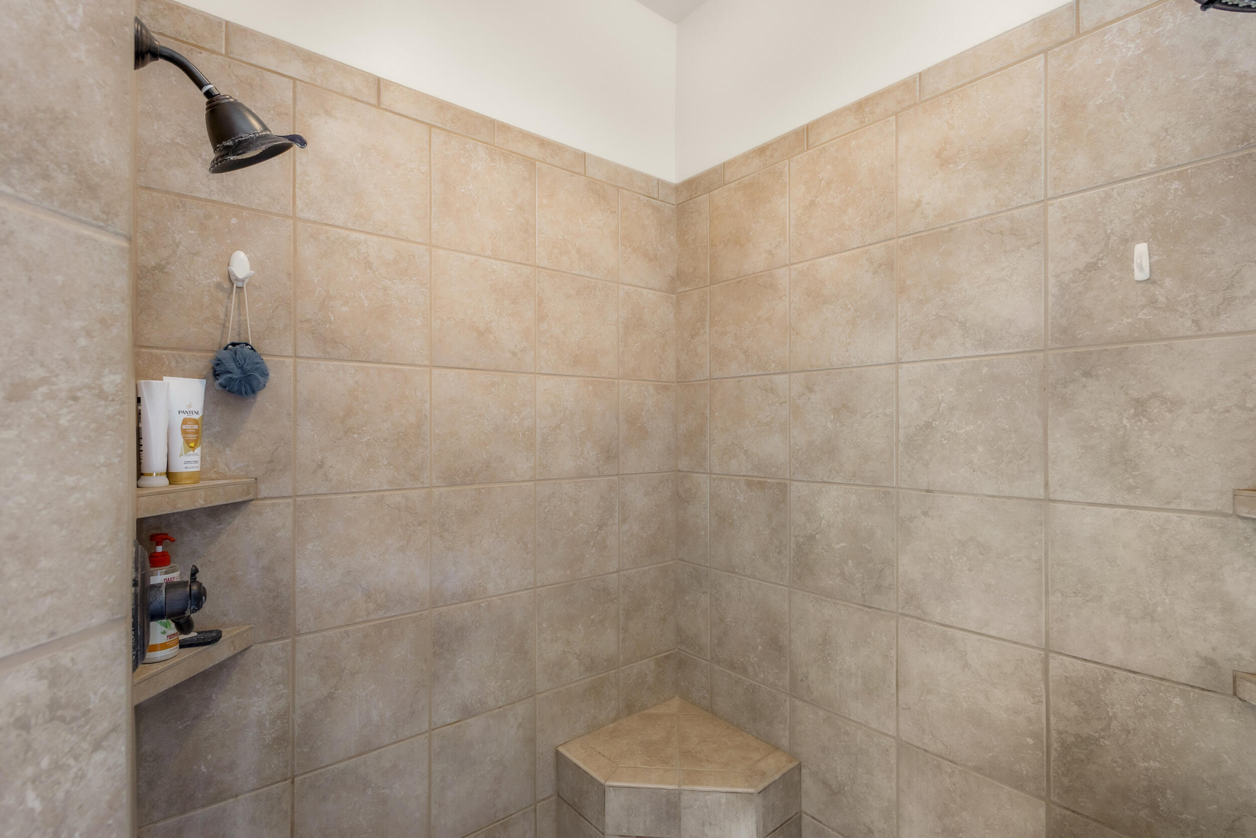 11211 AMMAN Avenue NE