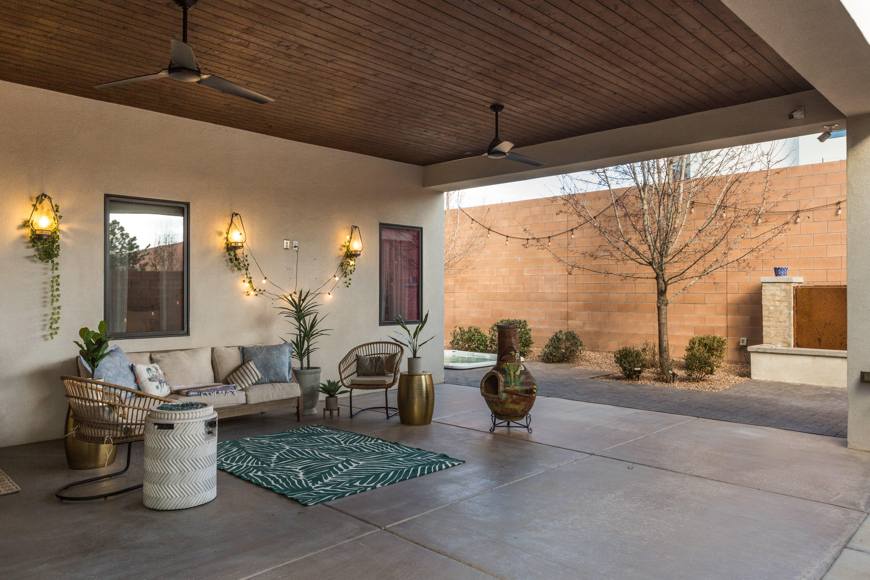 8828 SILVER OAK Lane NE