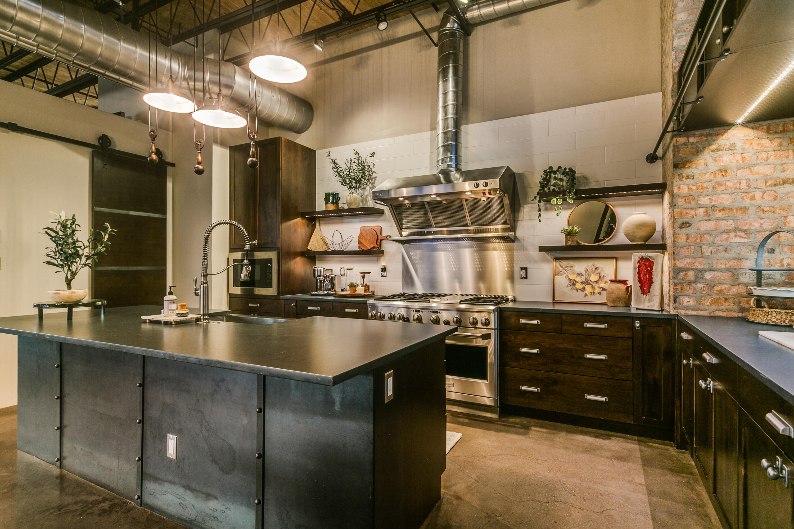 8828 SILVER OAK Lane NE