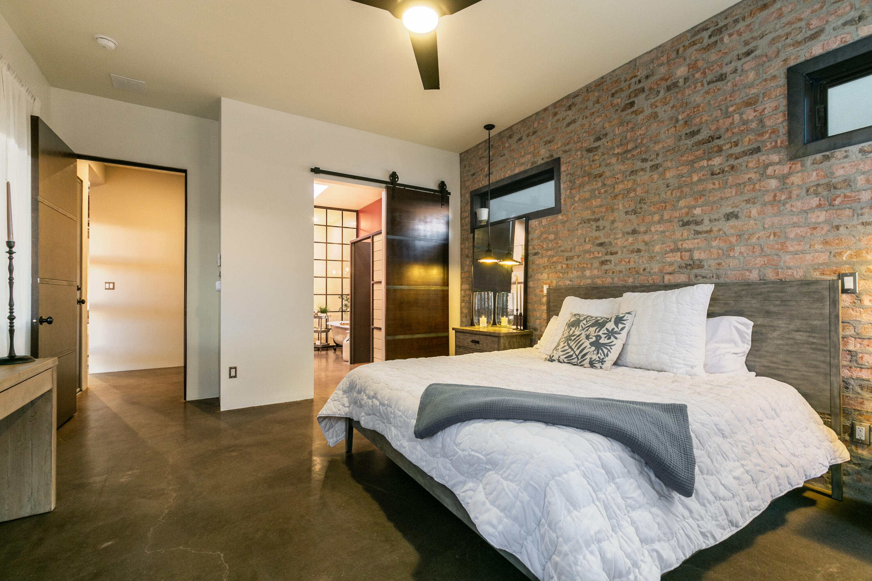 8828 SILVER OAK Lane NE