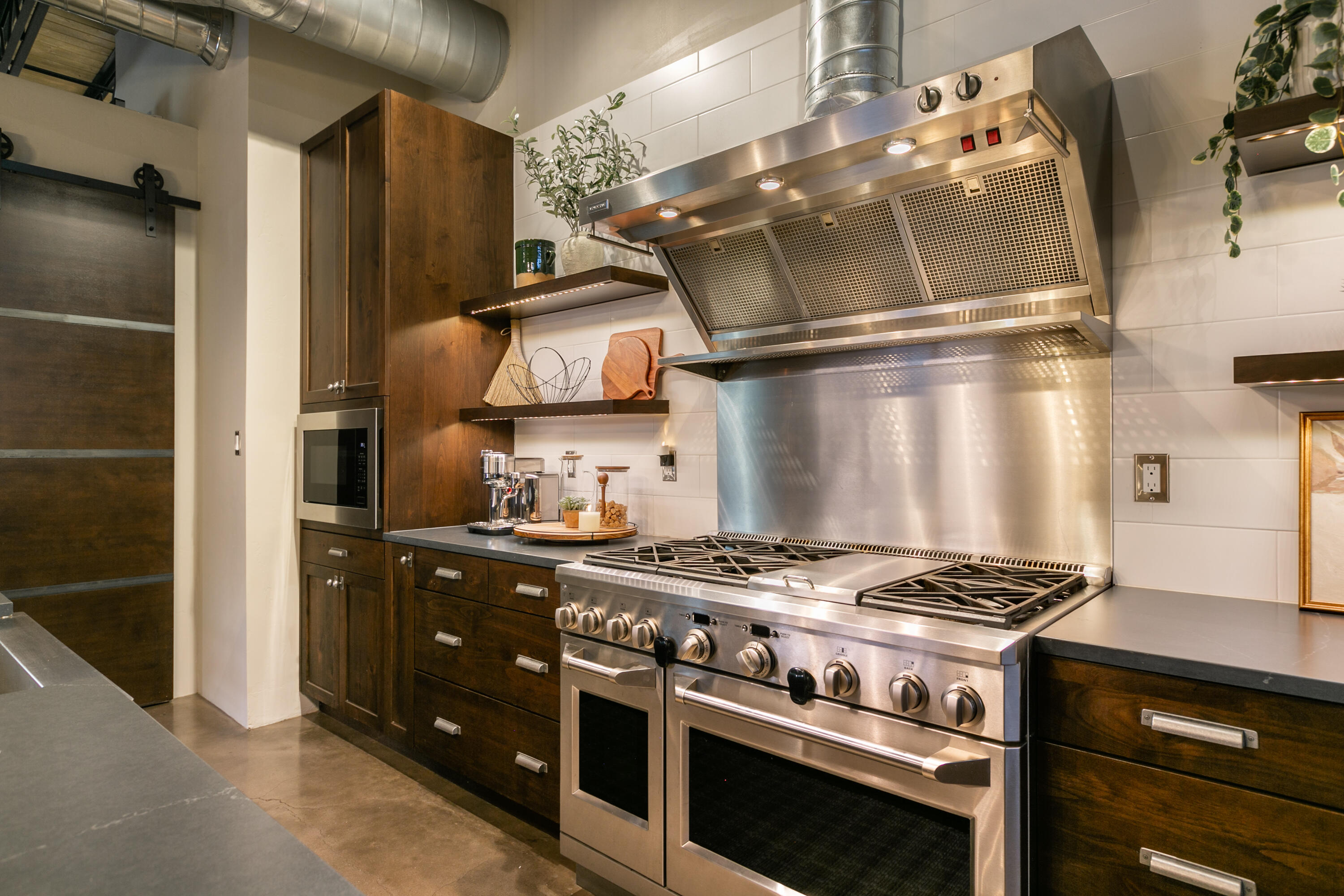 8828 SILVER OAK Lane NE