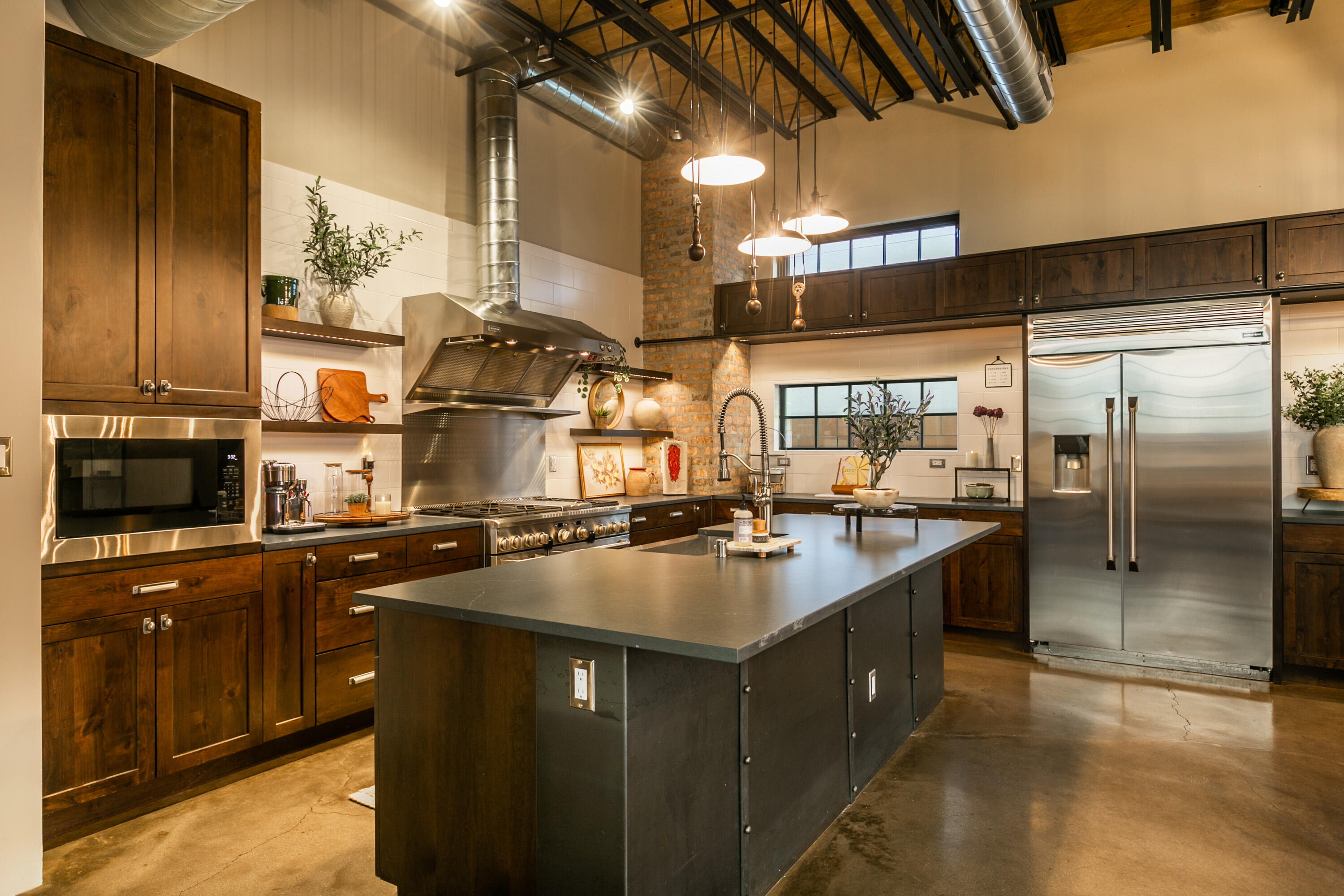 8828 SILVER OAK Lane NE