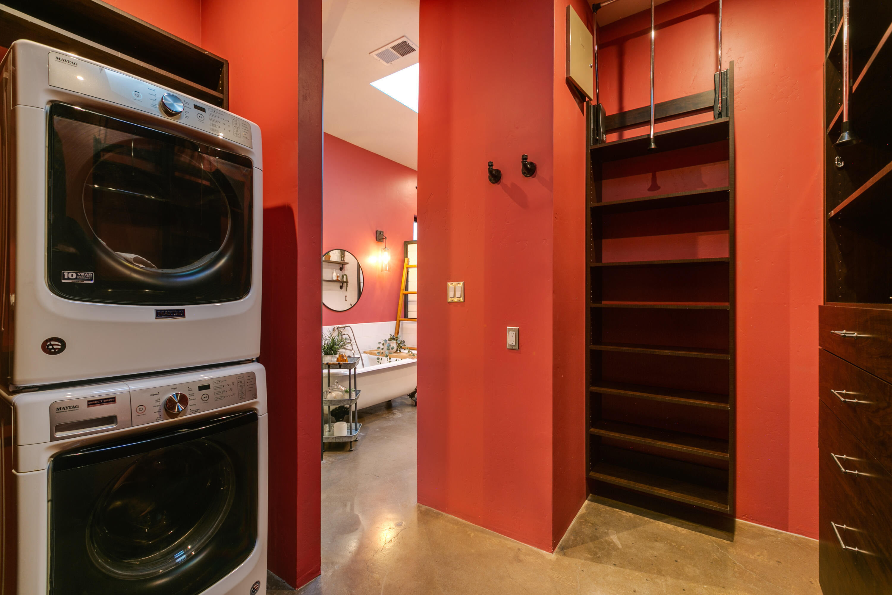 8828 SILVER OAK Lane NE