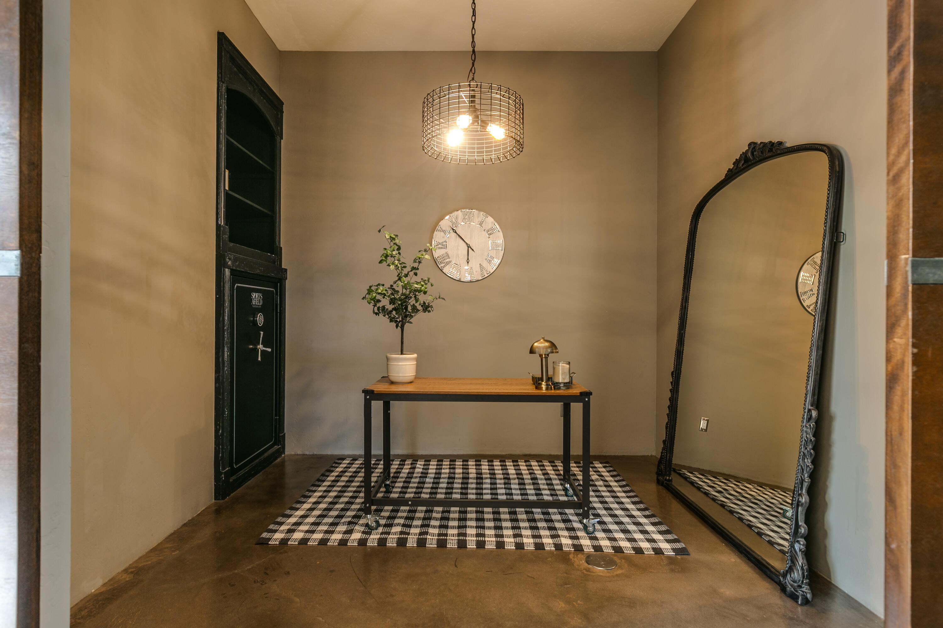 8828 SILVER OAK Lane NE