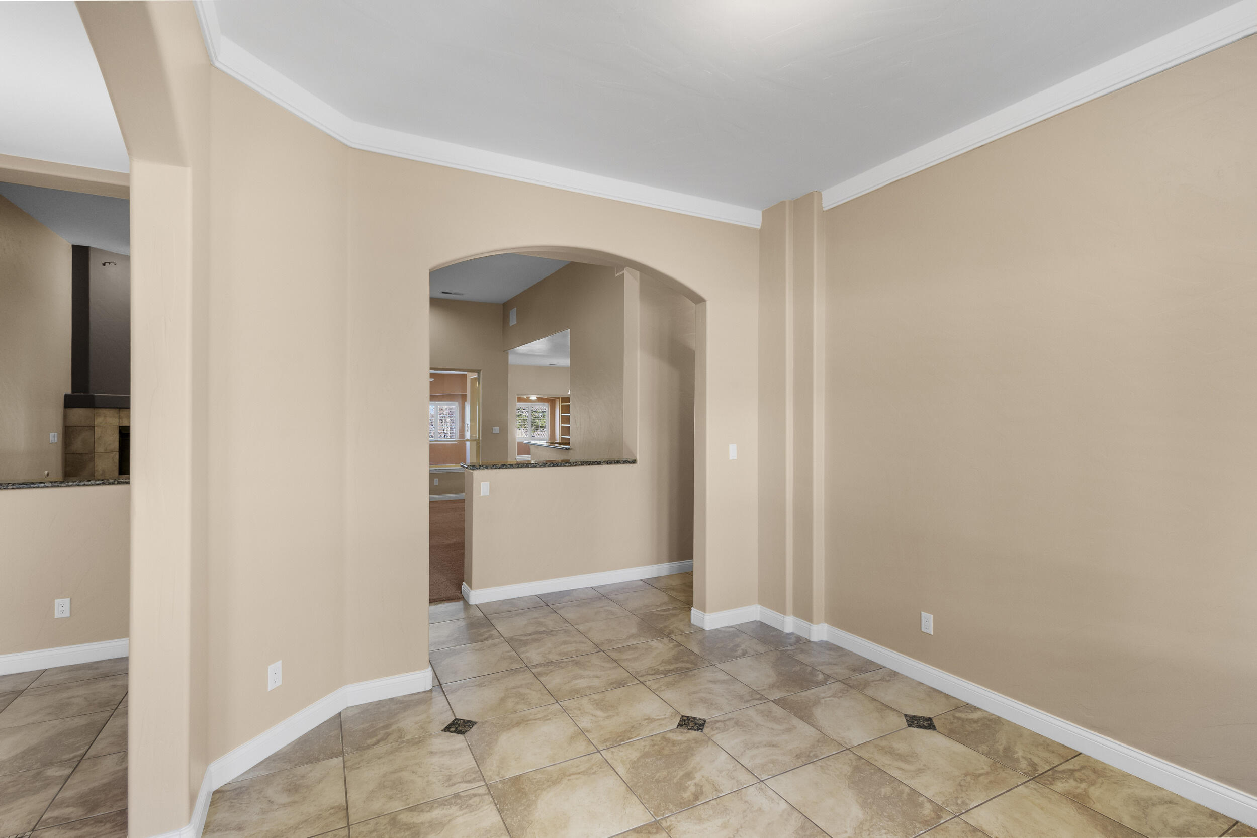 8205 GRAPE VIEW Court NE