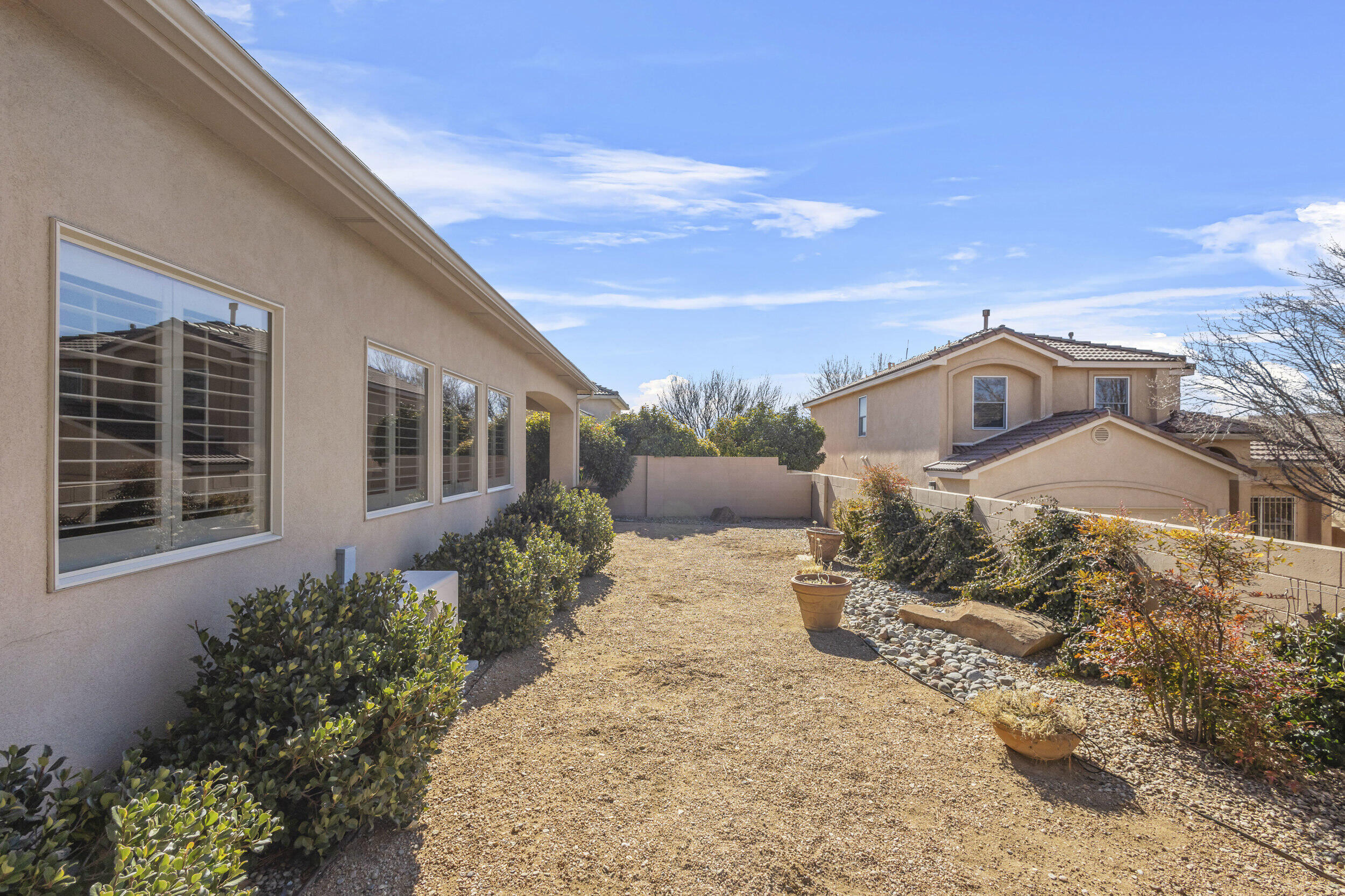 8205 GRAPE VIEW Court NE