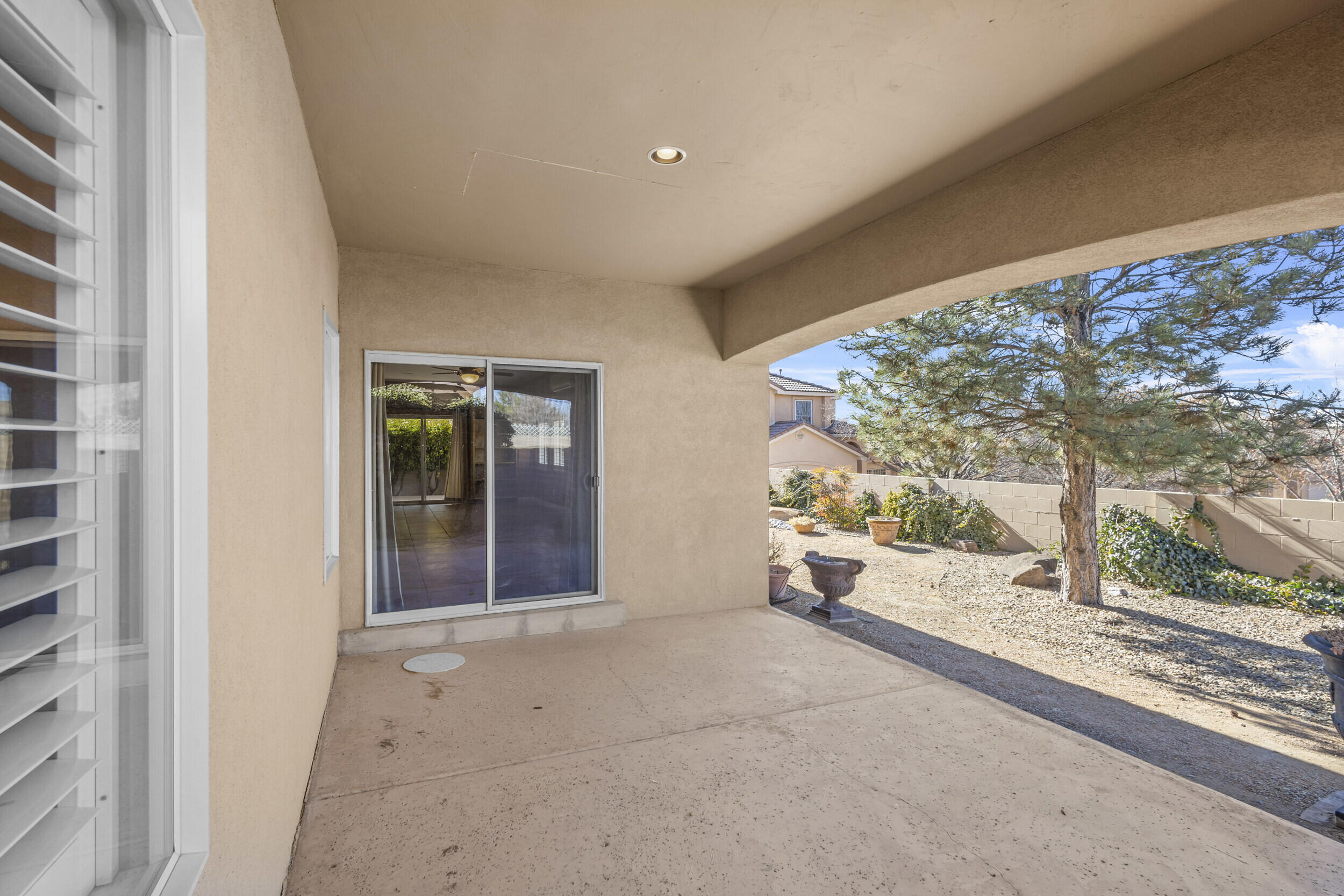 8205 GRAPE VIEW Court NE