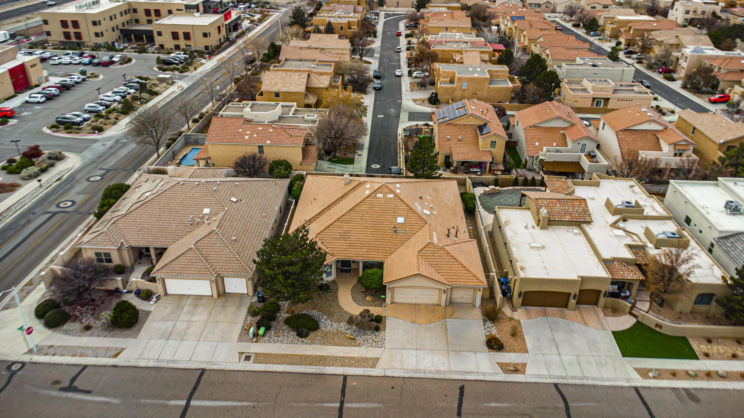 8205 GRAPE VIEW Court NE